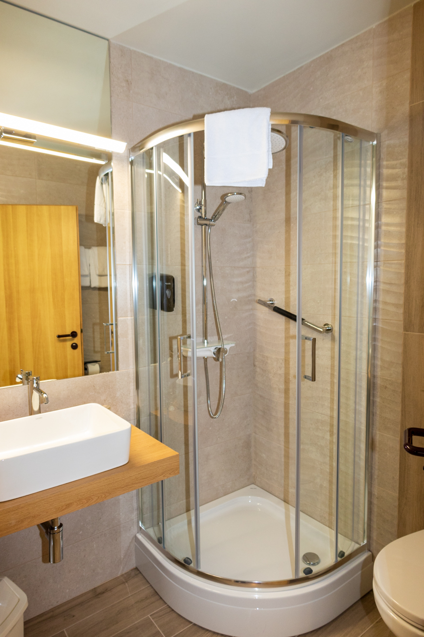 Double or Twin Standard