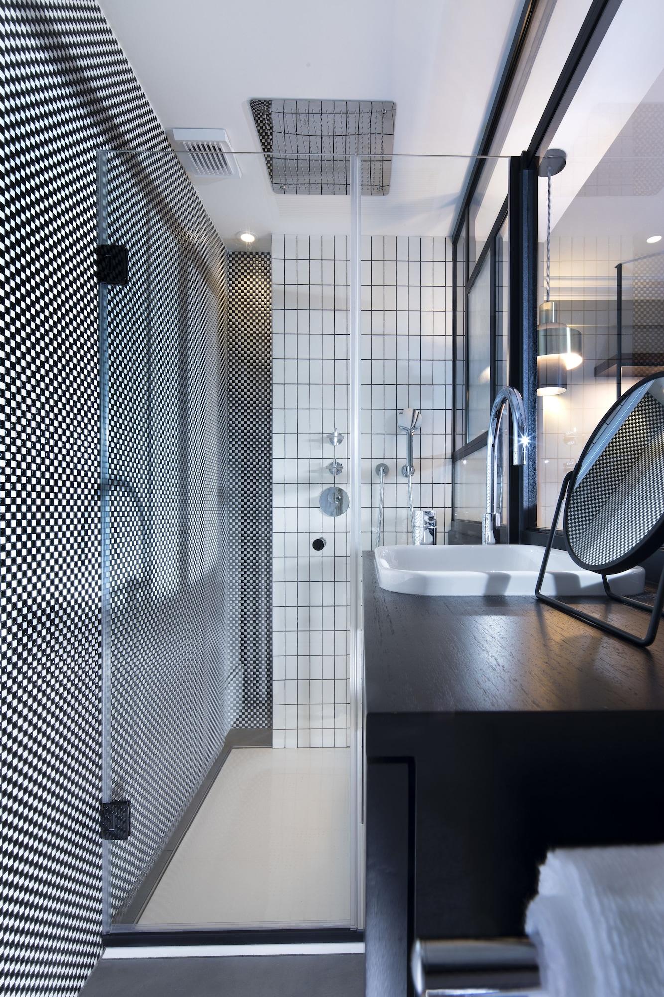 Double Superior Queen Bed