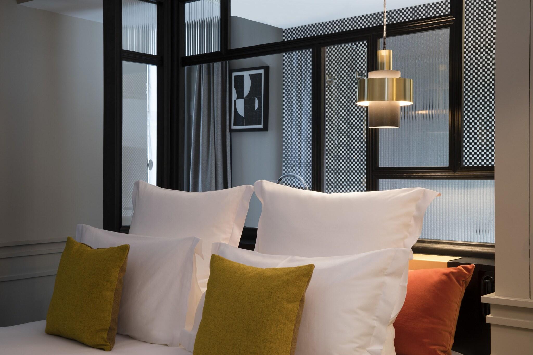 Double Superior Queen Bed