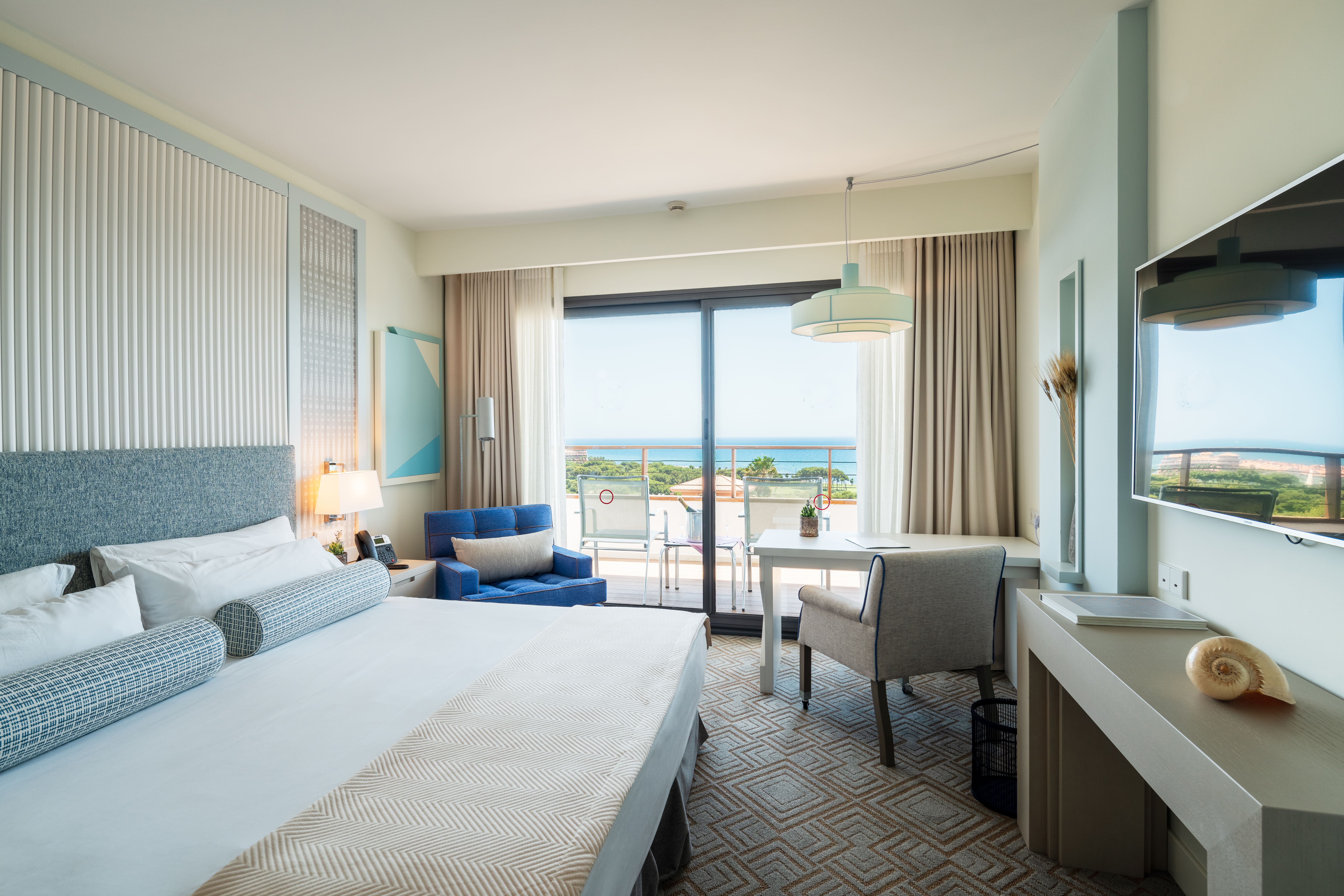 Double or Twin Deluxe with Jacuzzi