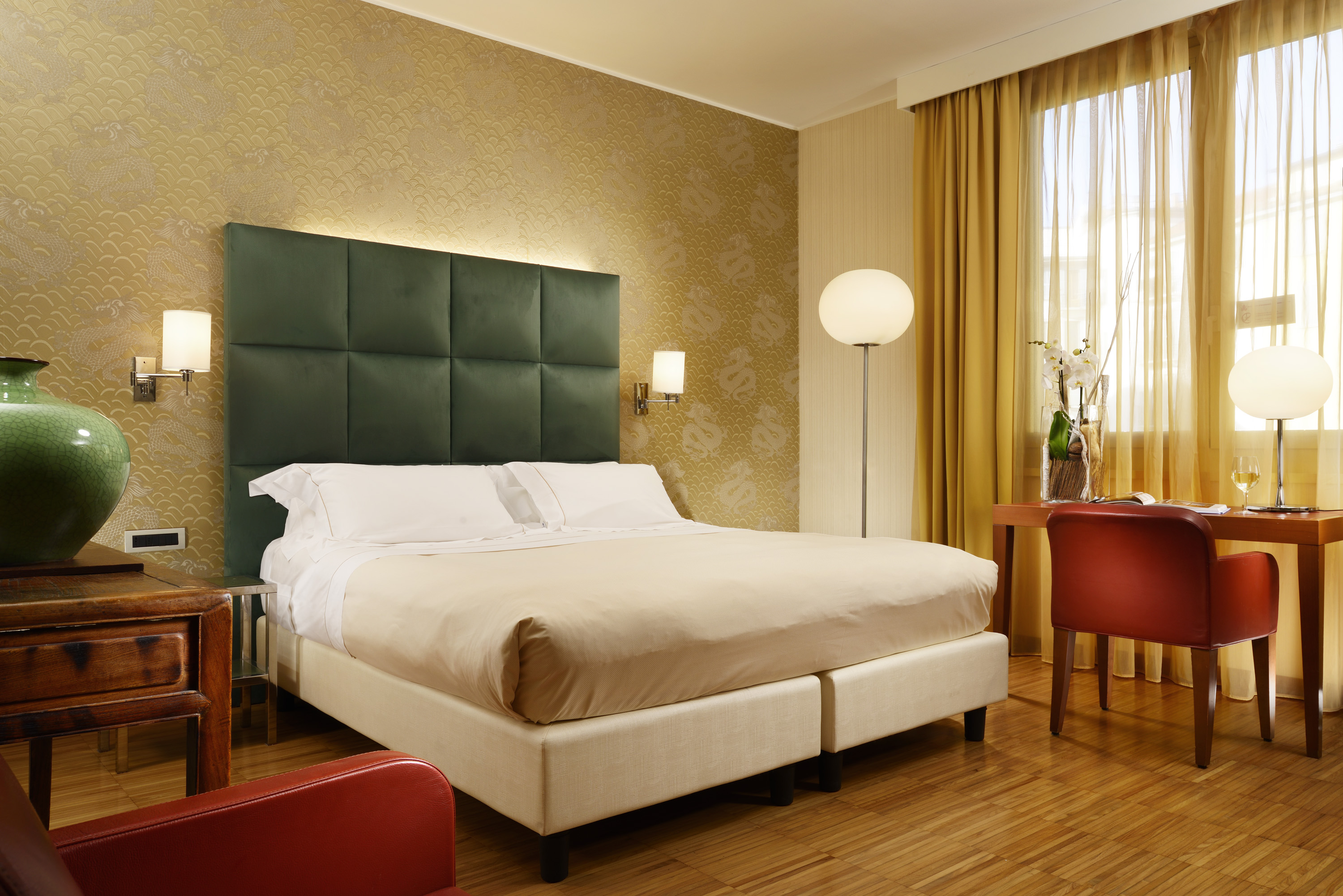 Double Single Executive