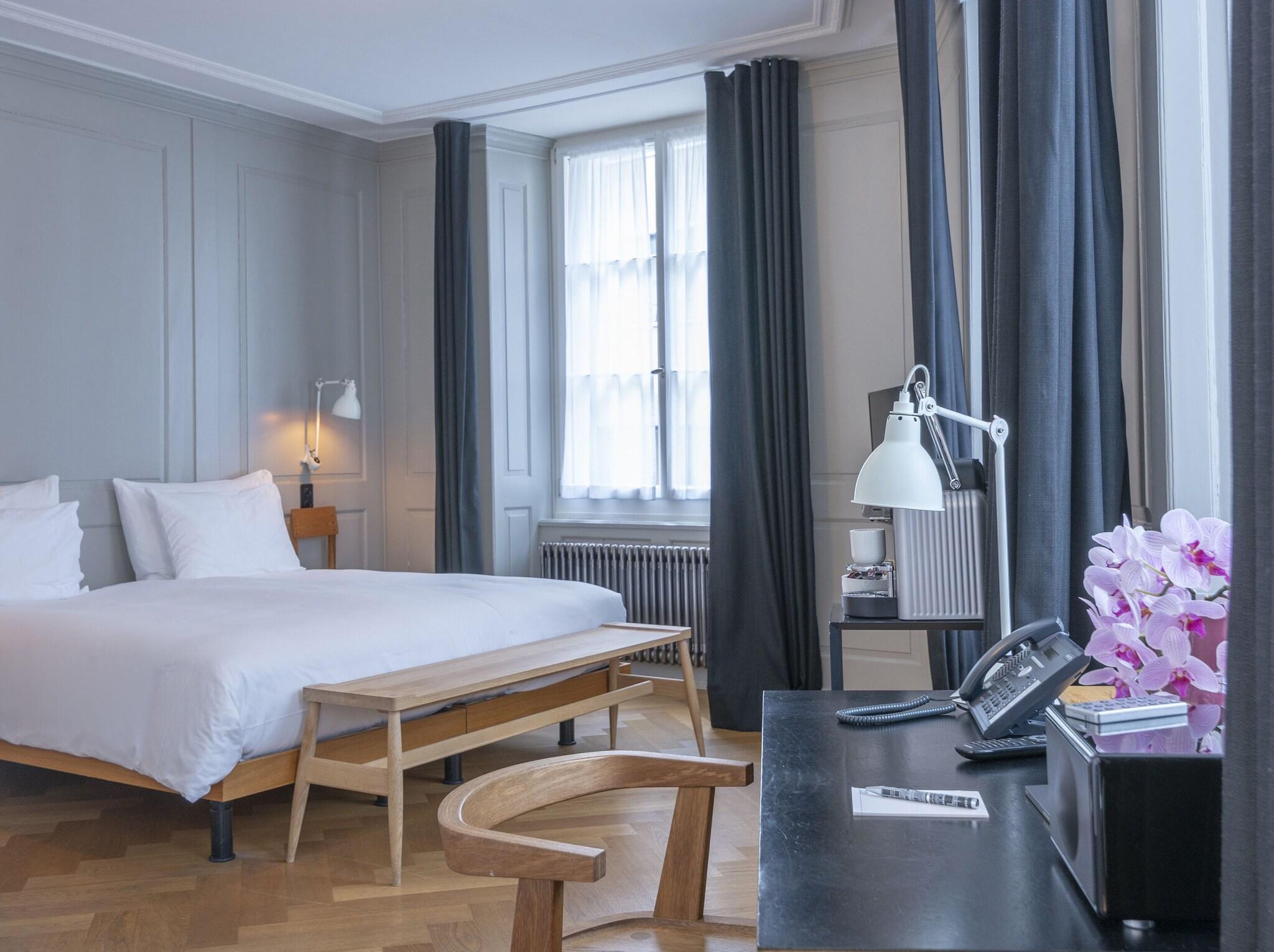 Double King Size Bed