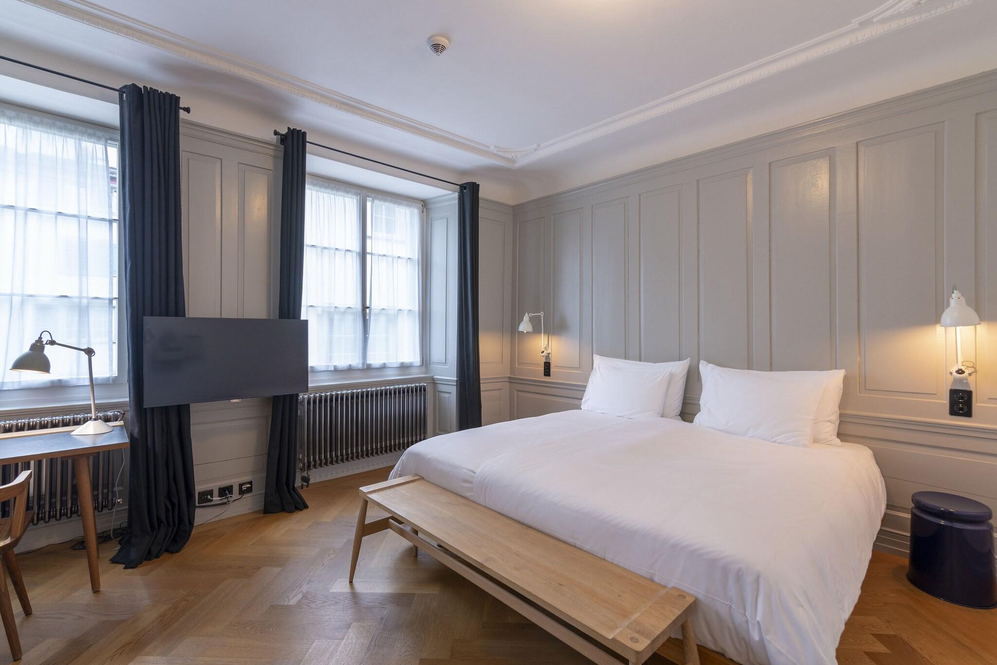 Double King Size Bed