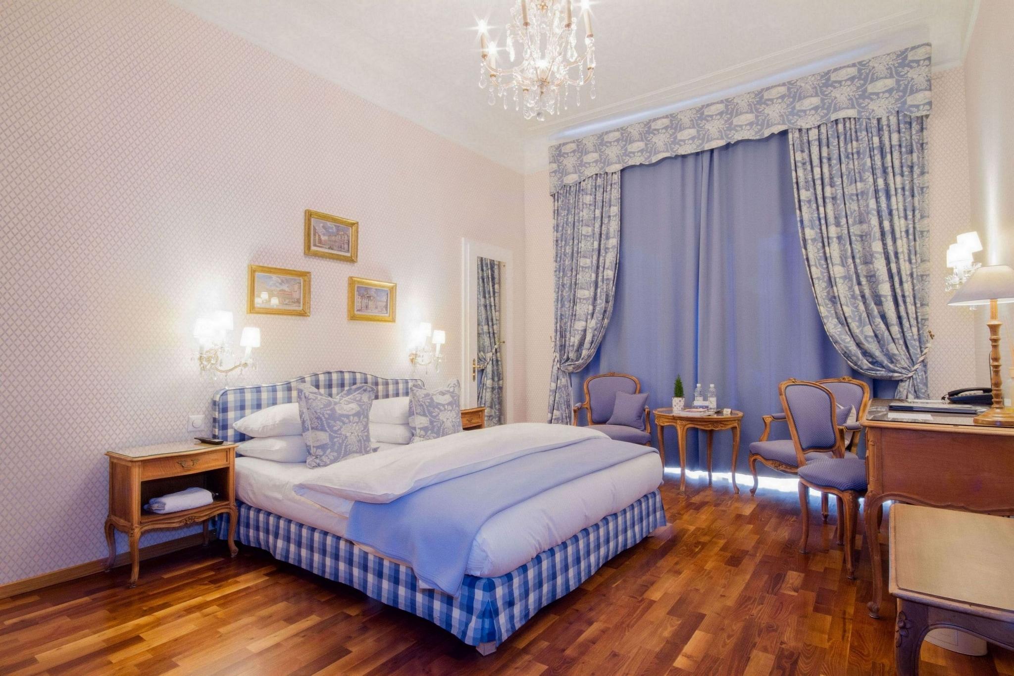 Double Superior King Bed