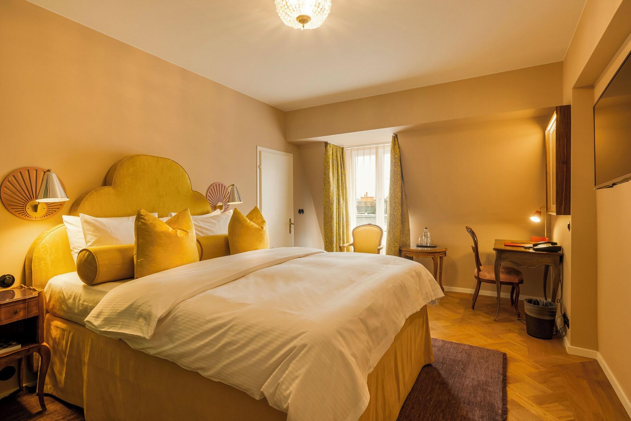 Double Queen Size Bed