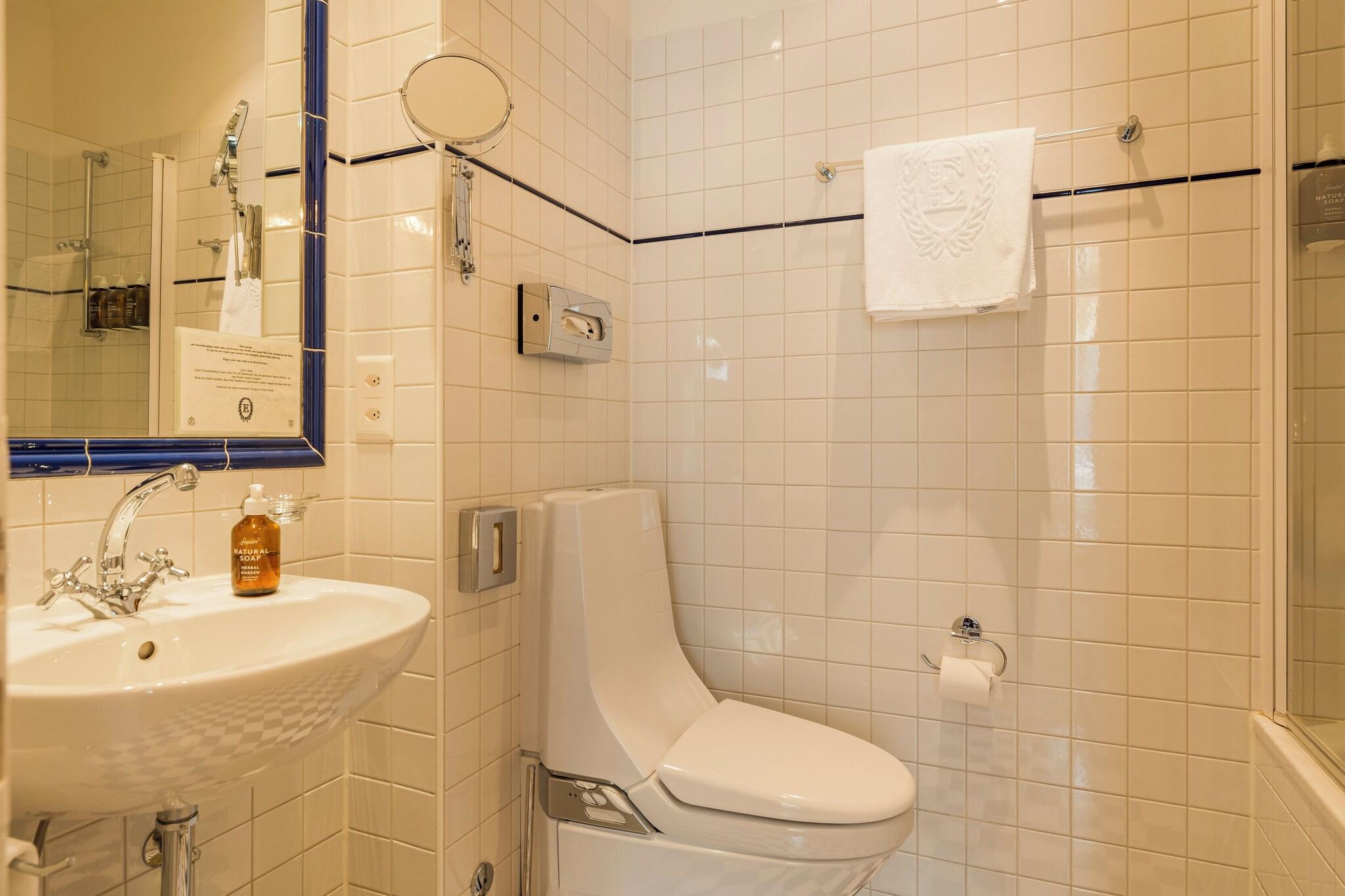 Junior Suite King Size Bed