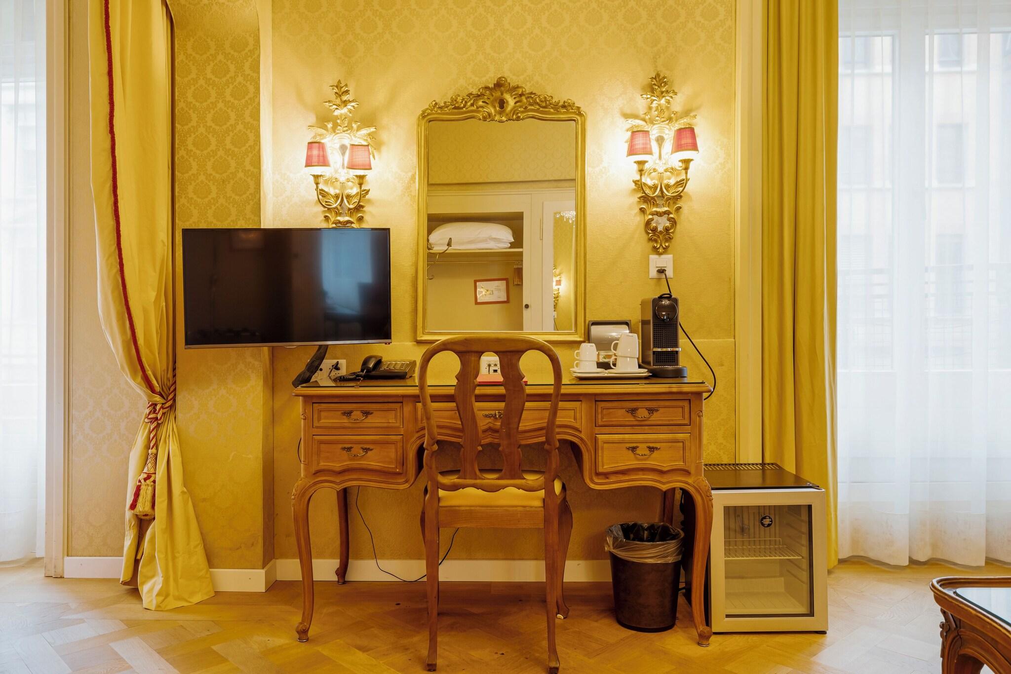 Junior Suite King Size Bed