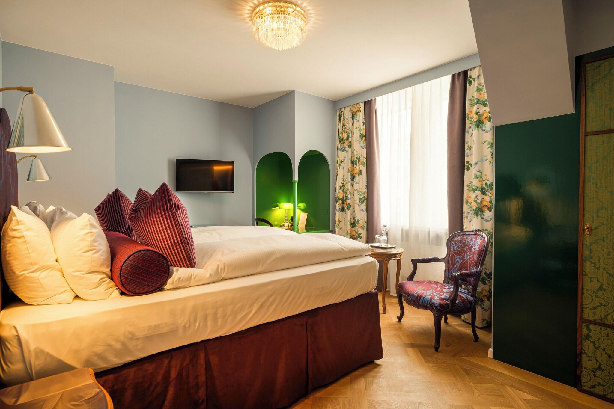 Double Superior King Bed