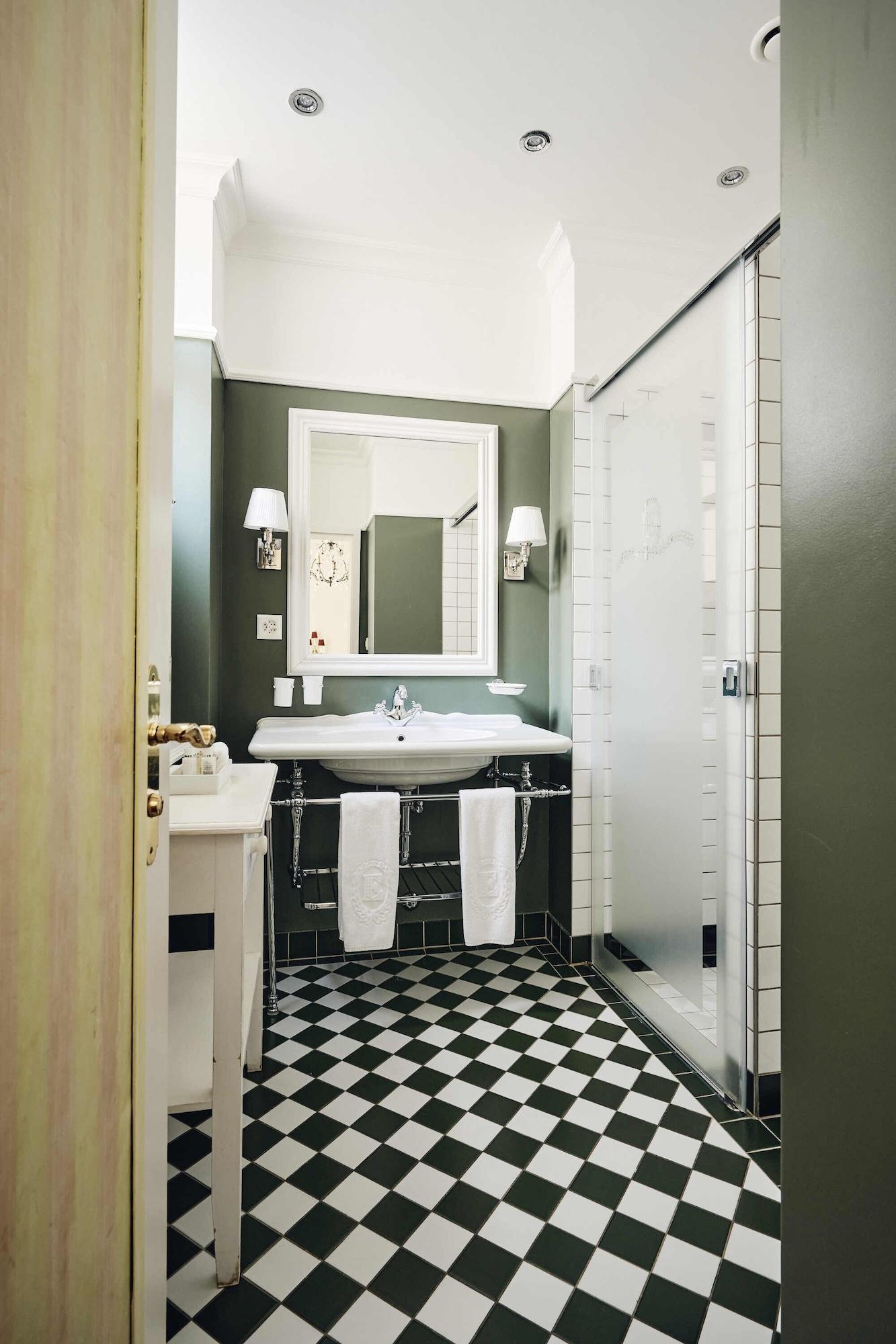 Double Queen Size Bed