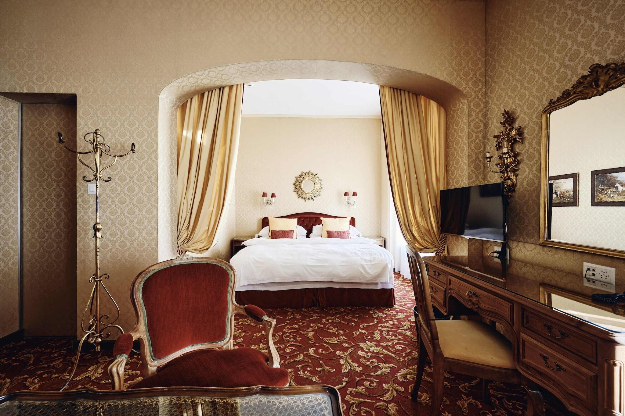 Junior Suite King Size Bed