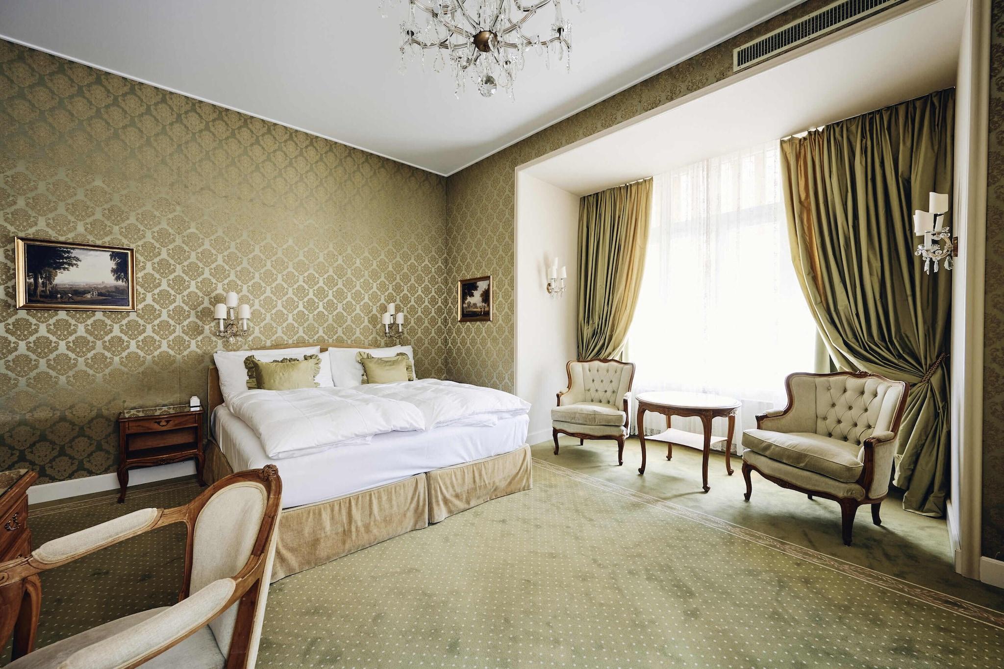 Junior Suite King Size Bed