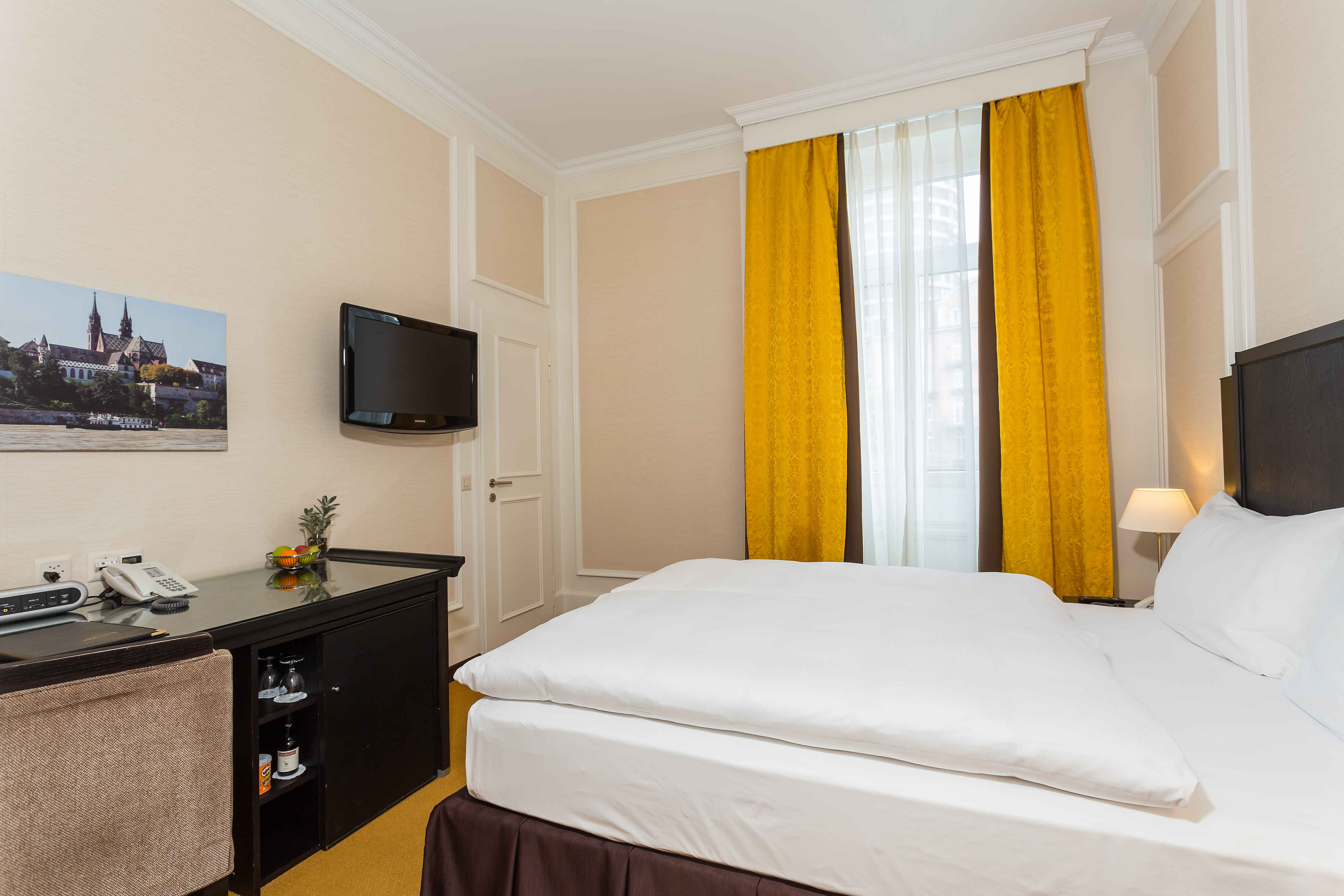 Double or Twin Queen Size Bed