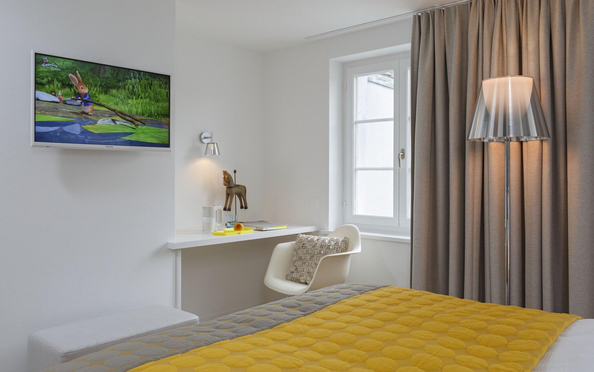 Double Queen Size Bed