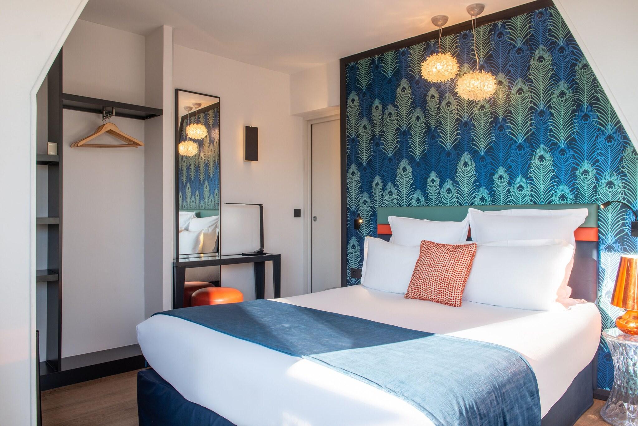 Studio Queen Size Bed