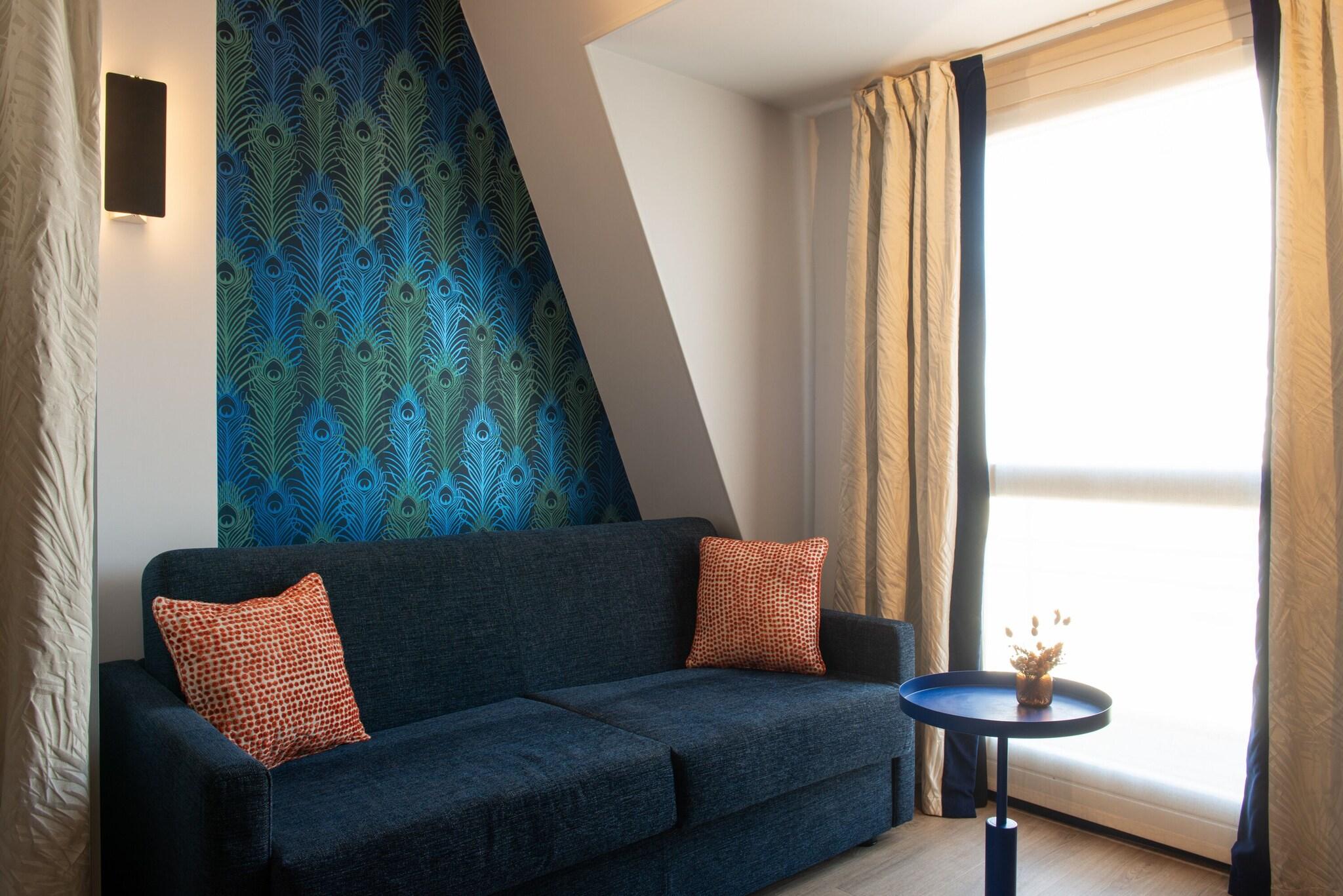 Studio Queen Size Bed