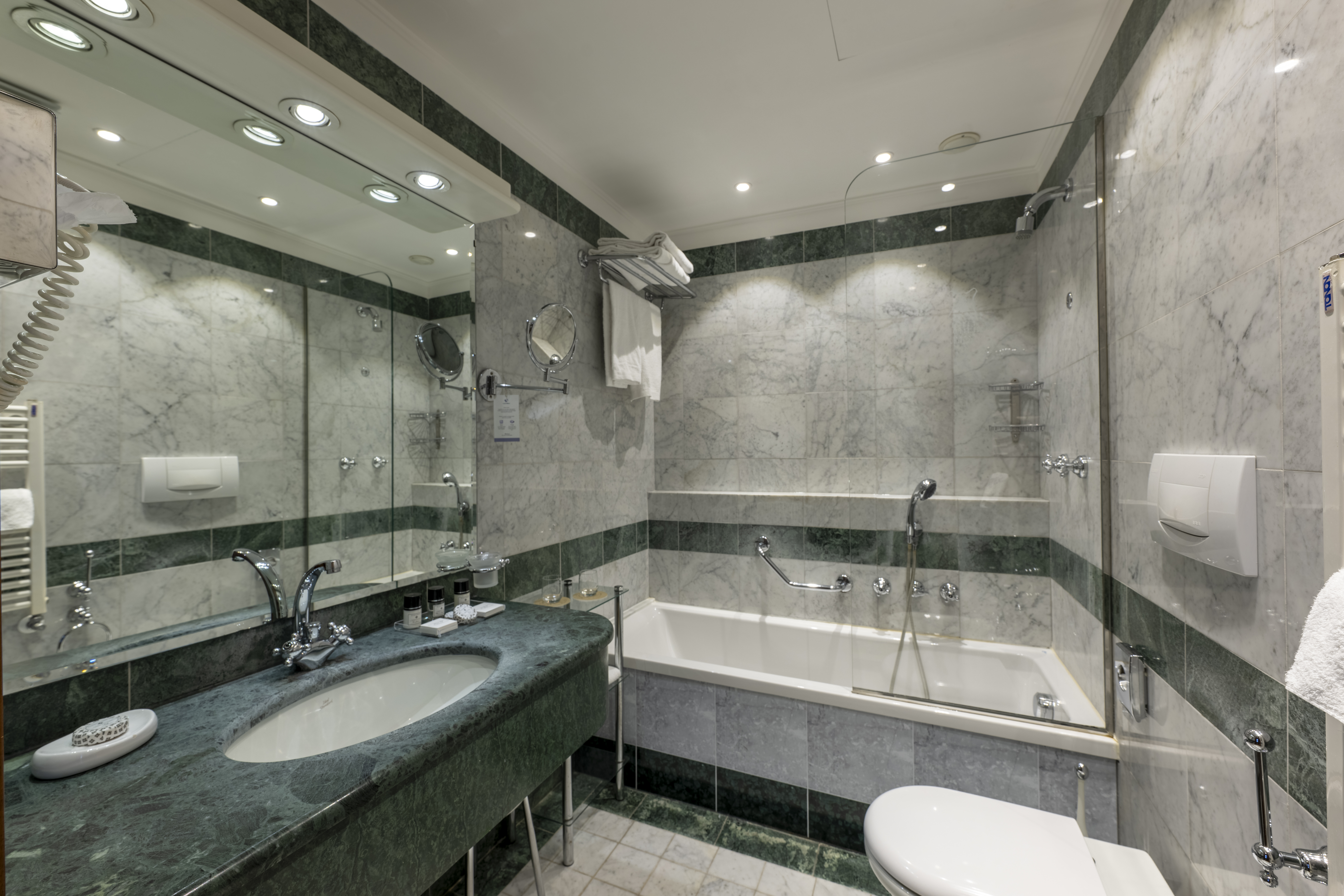 Junior Suite Canal View