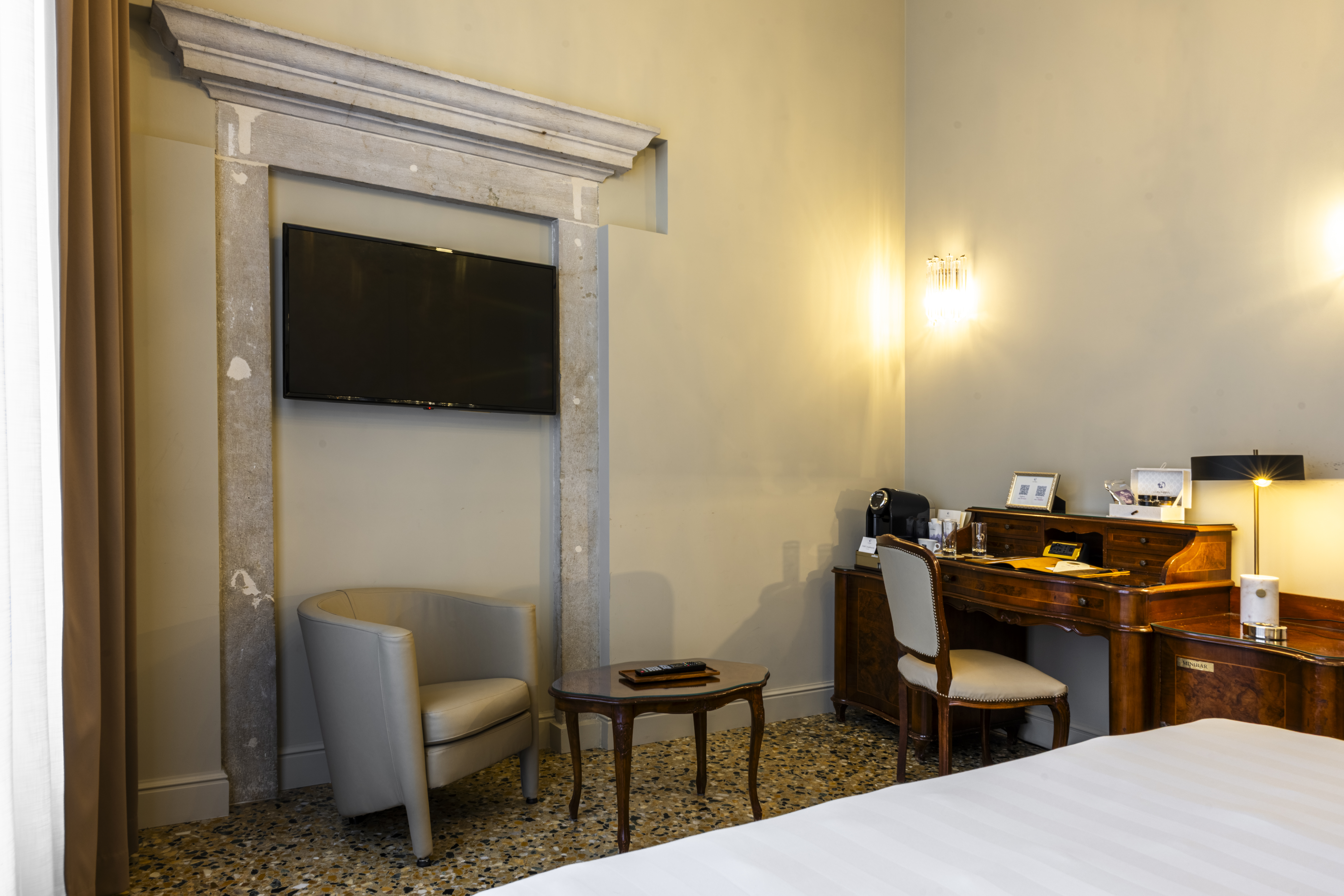 Junior Suite with Balcony with Views