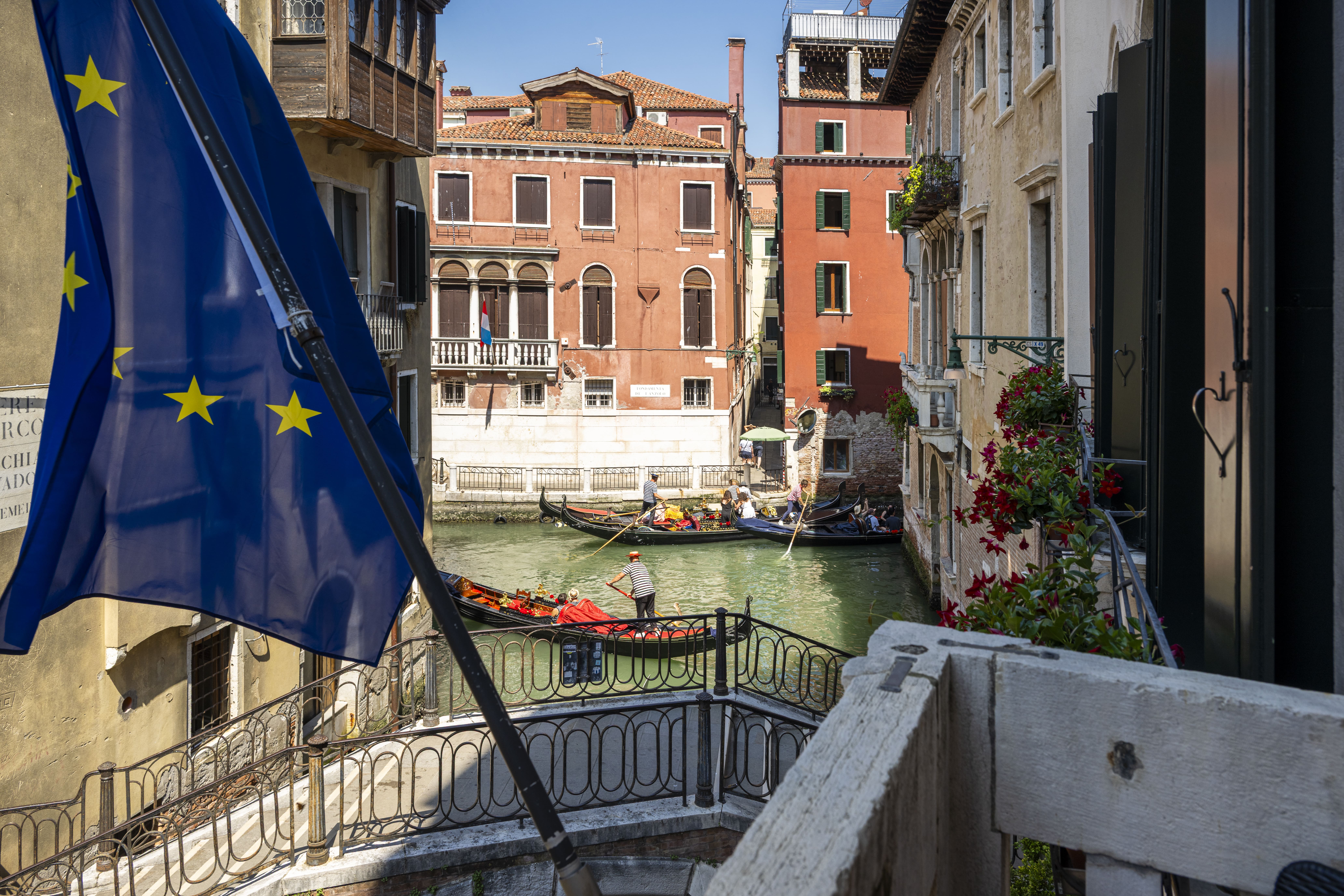 Junior Suite with Balcony with Views