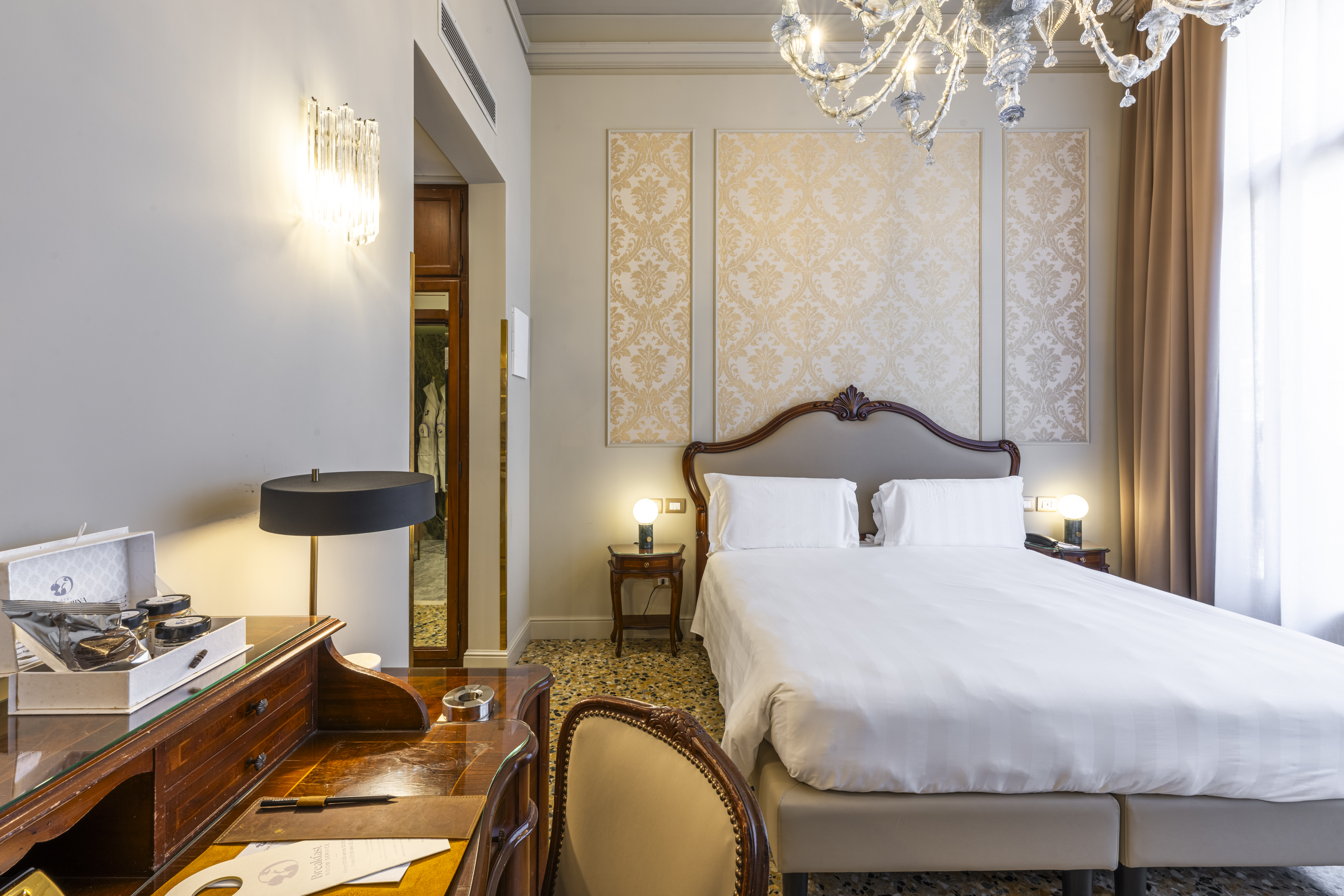 Junior Suite with Balcony with Views