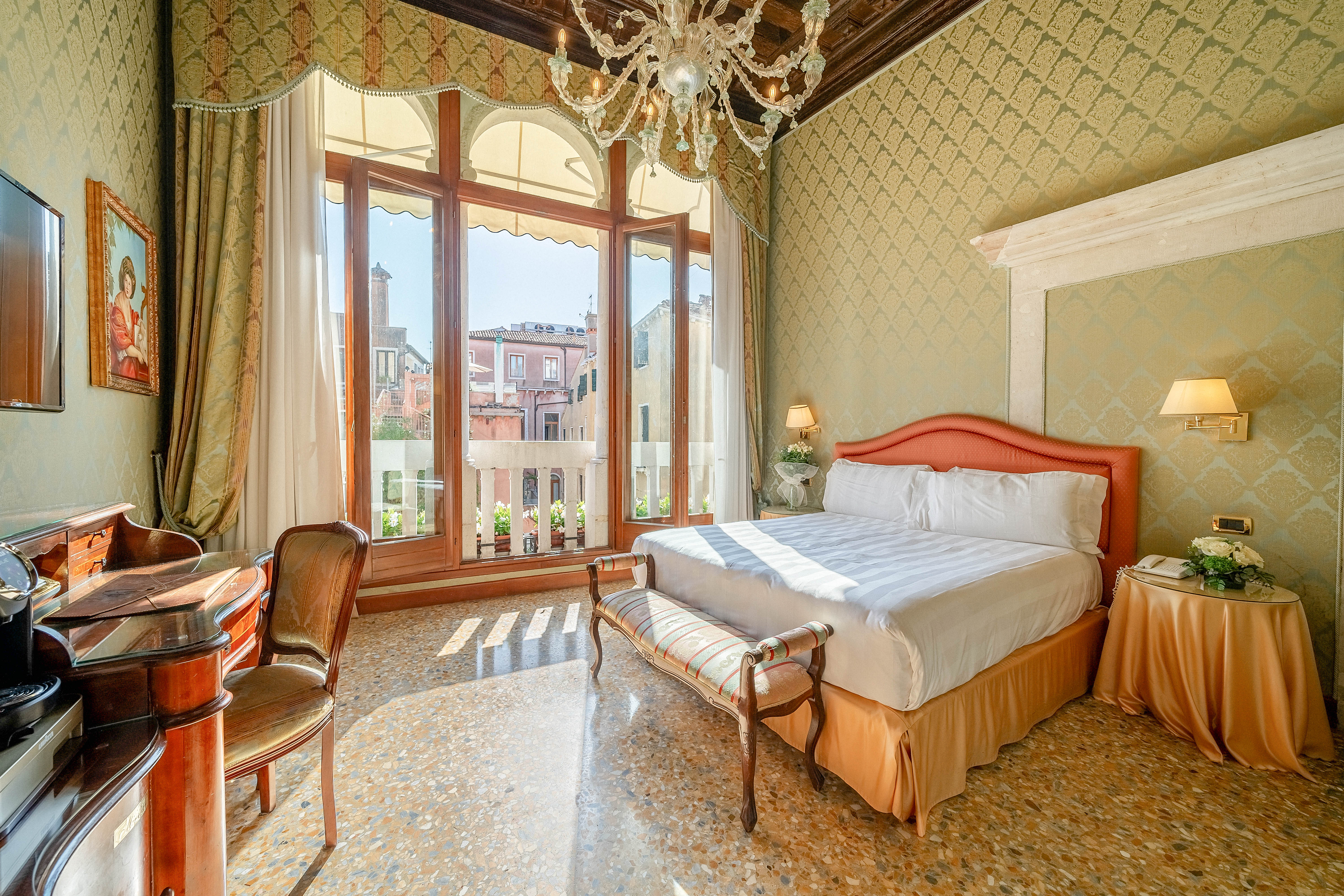 Junior Suite Canal View