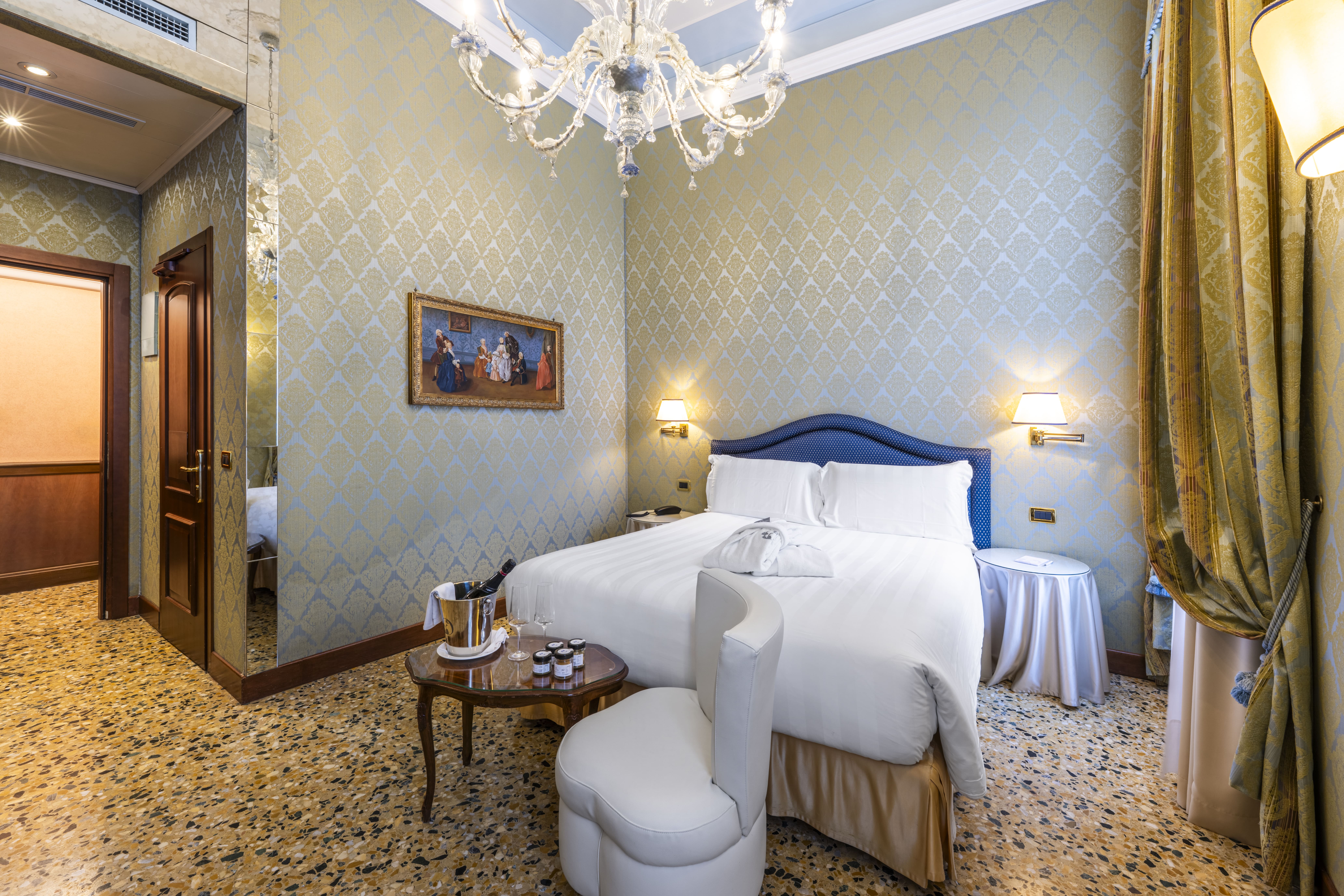 Junior Suite Canal View