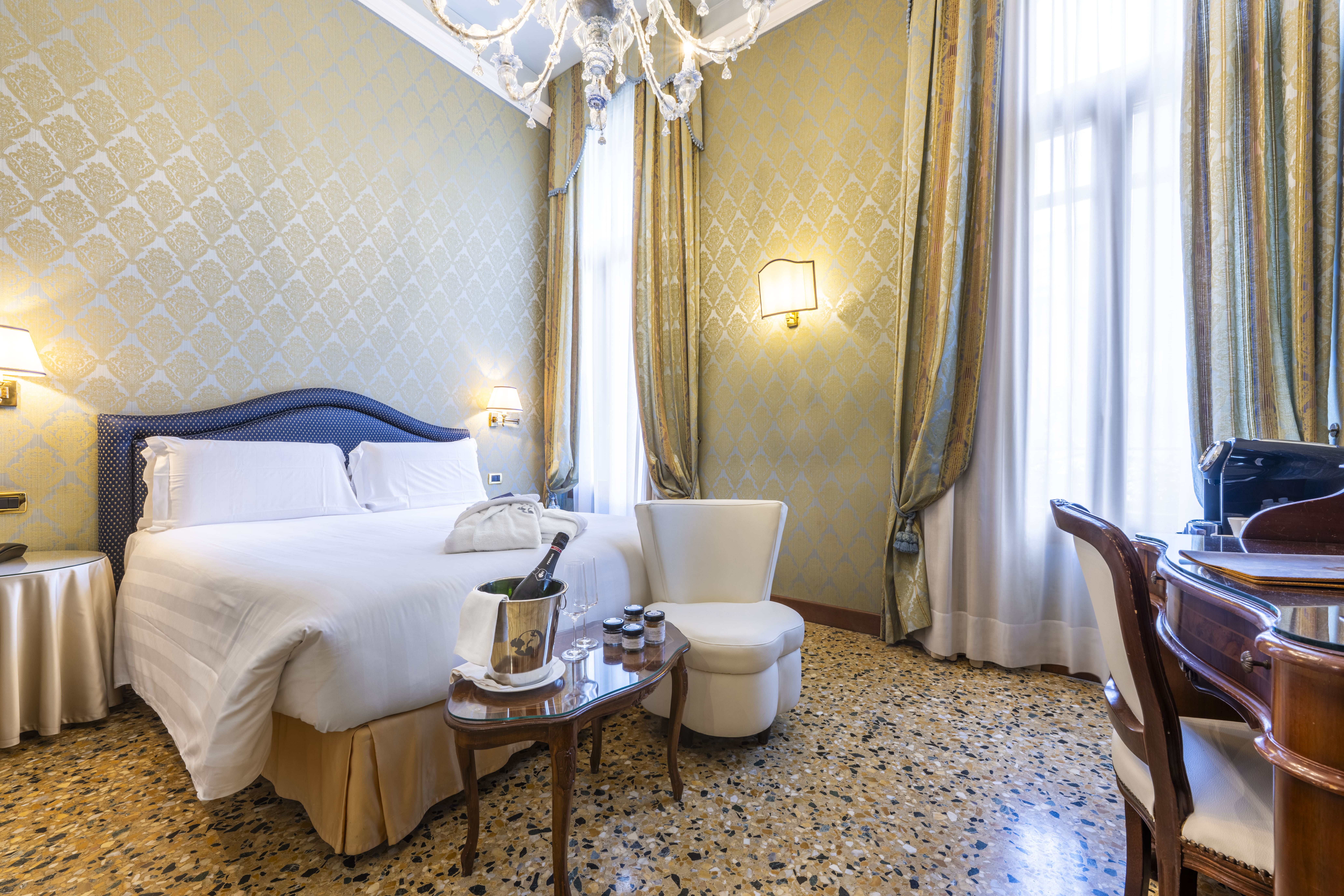 Junior Suite Canal View