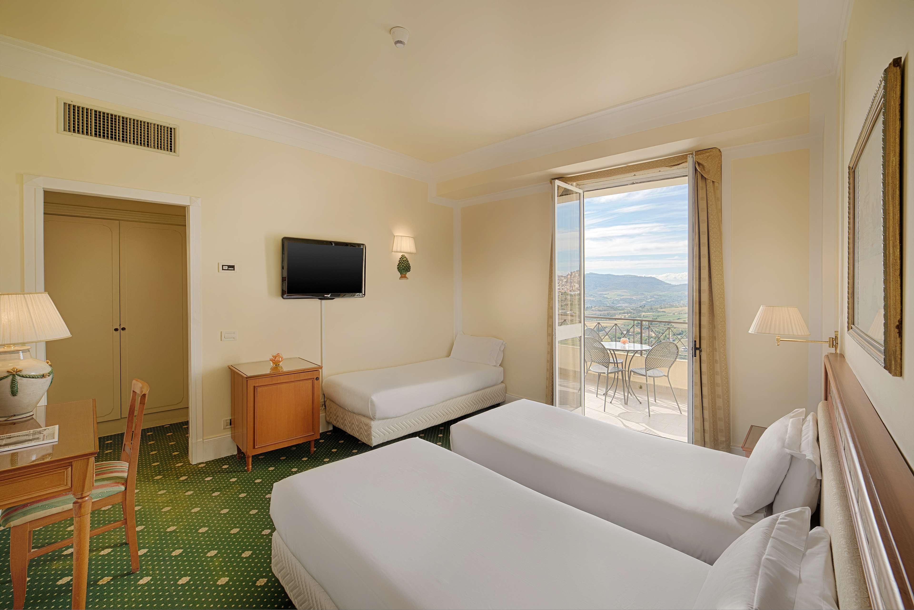 Family Room Capacity 2