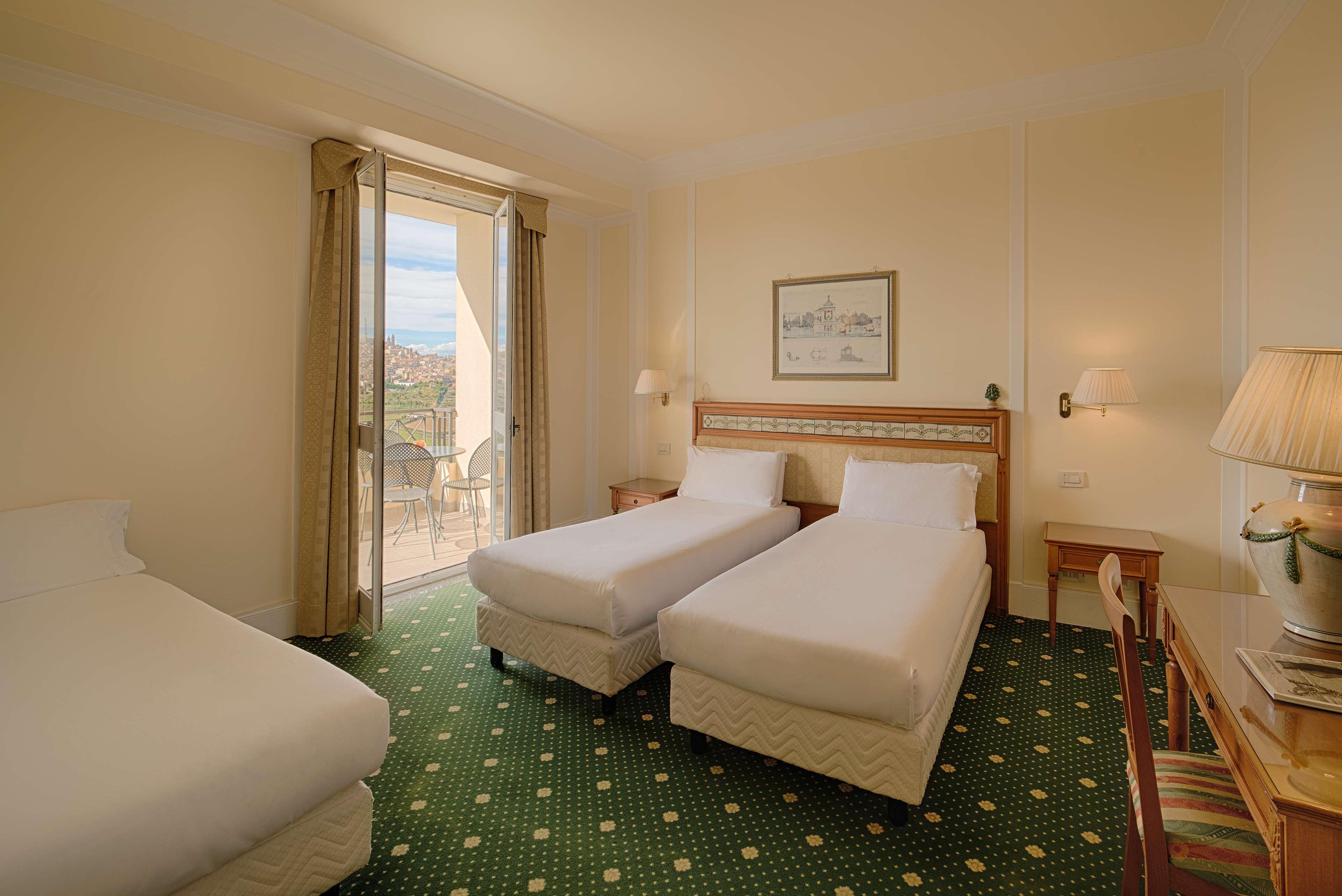 Family Room Capacity 2