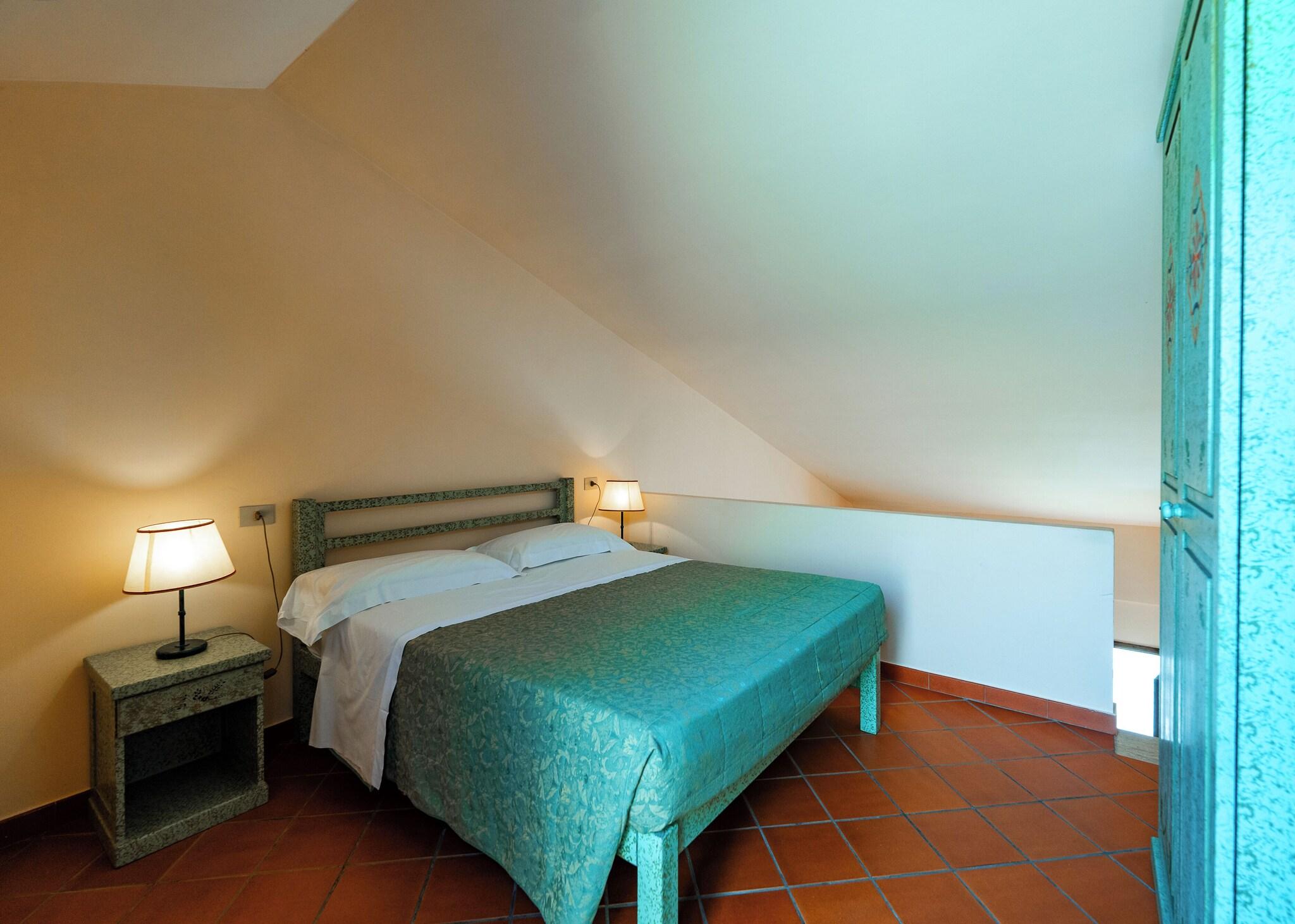 Family Room Queen Size Bed