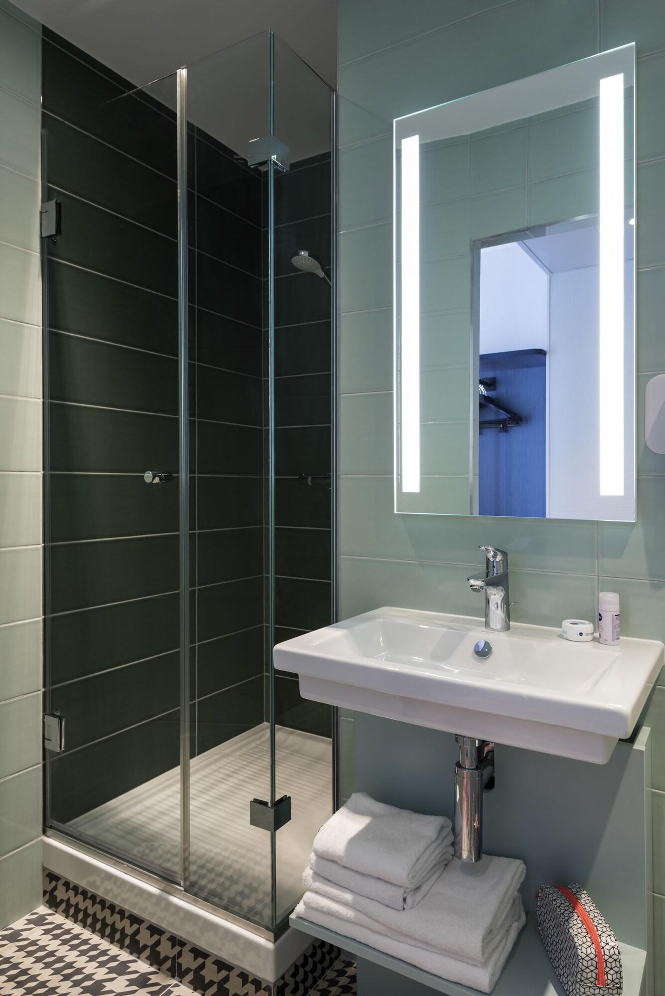 Quadruple Two Double Beds