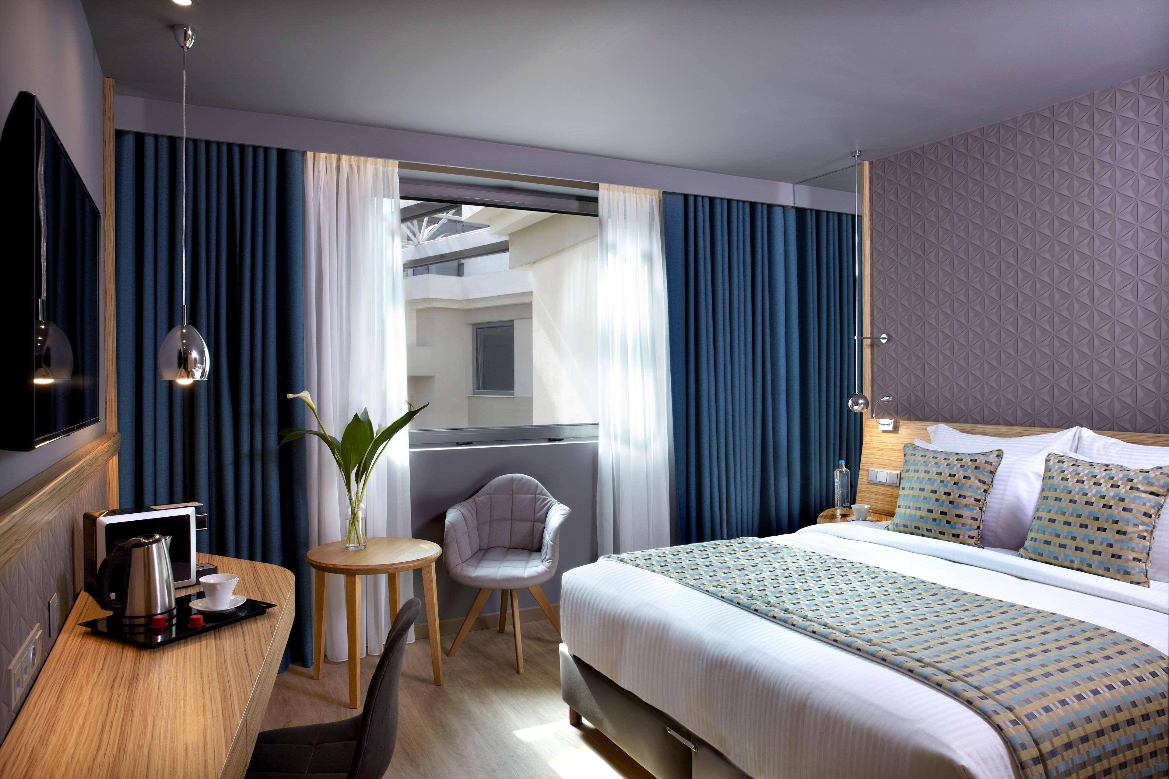 Double or Twin Standard