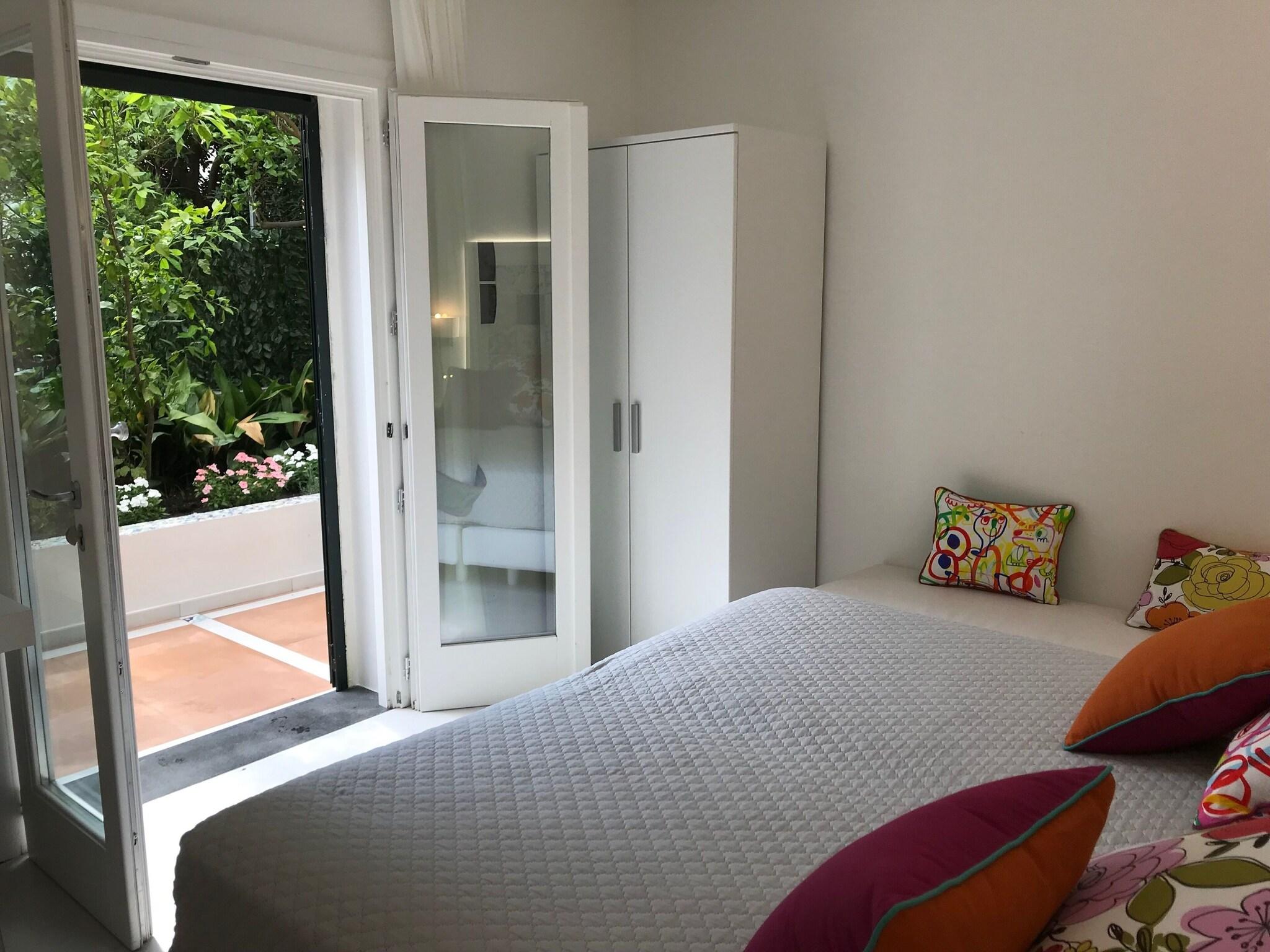 Junior Suite Garden View King Bed