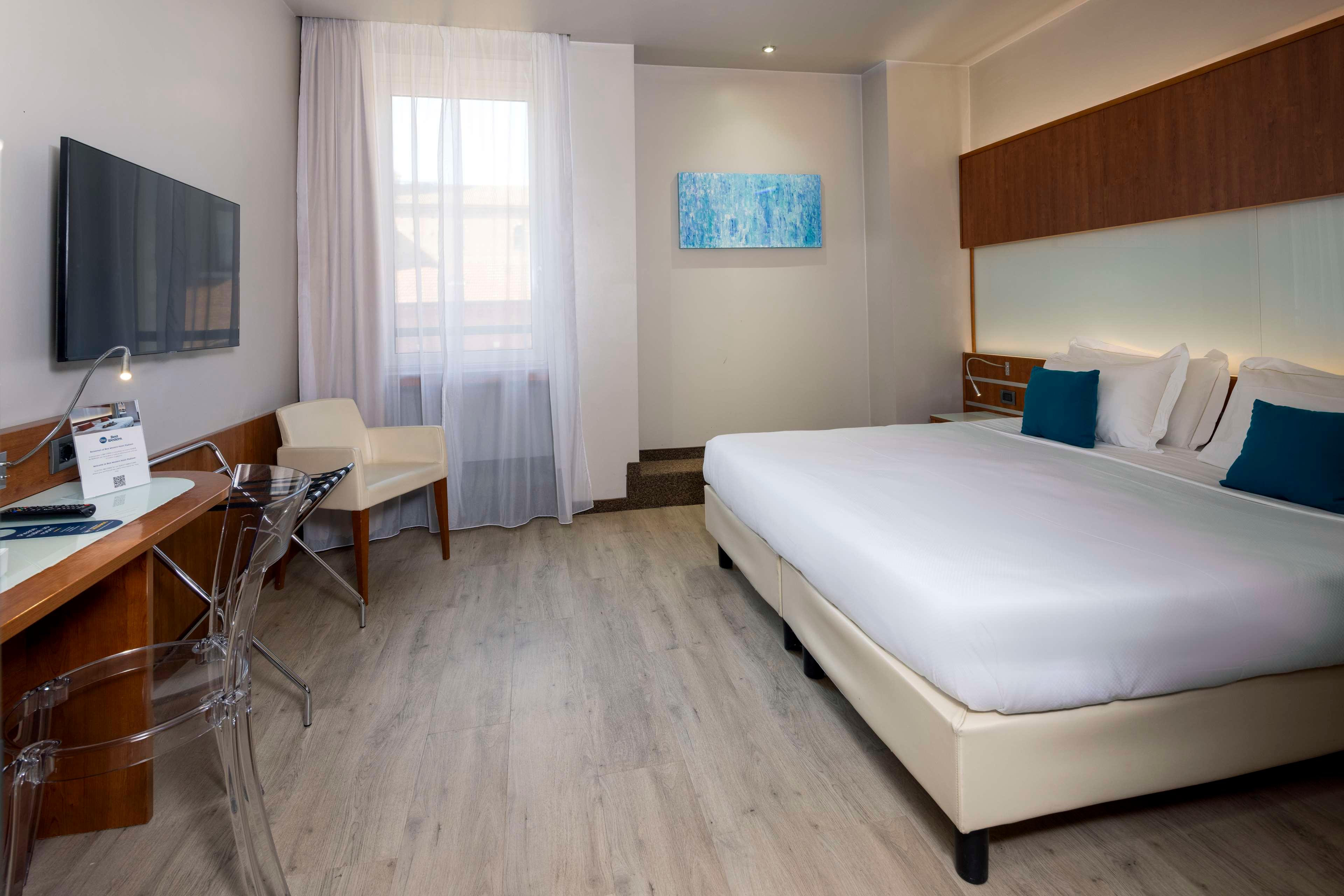 Double Queen Size Bed