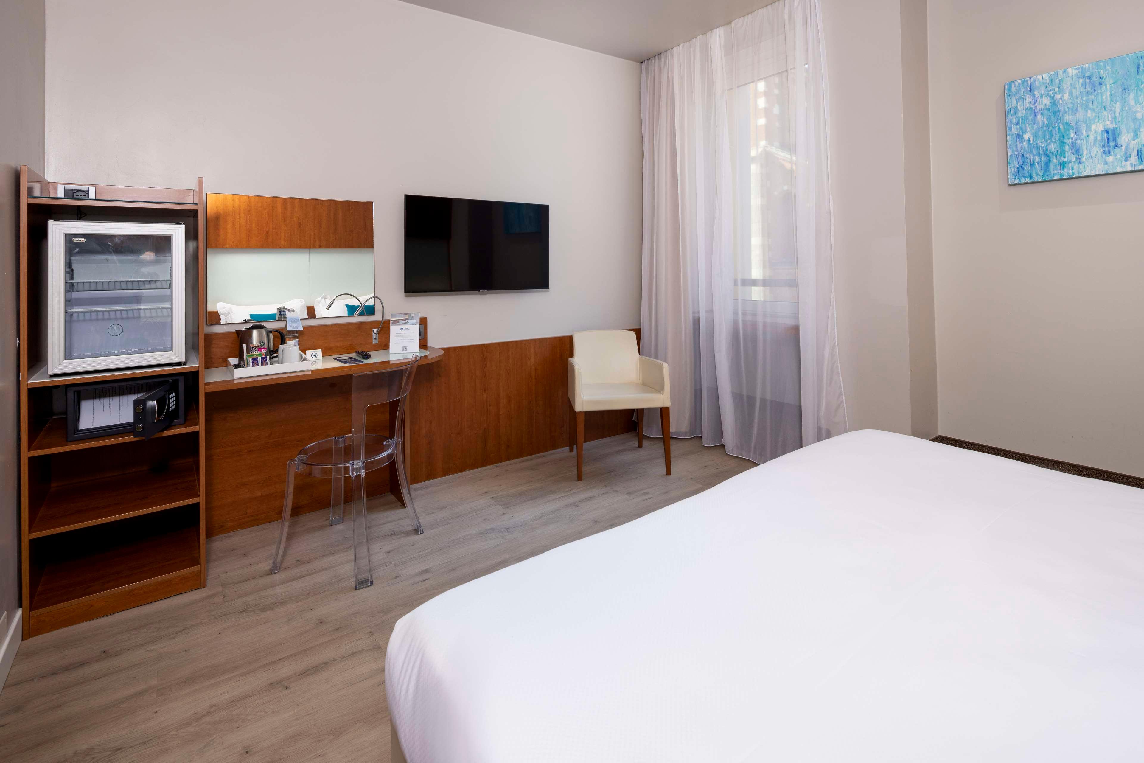 Double Queen Size Bed