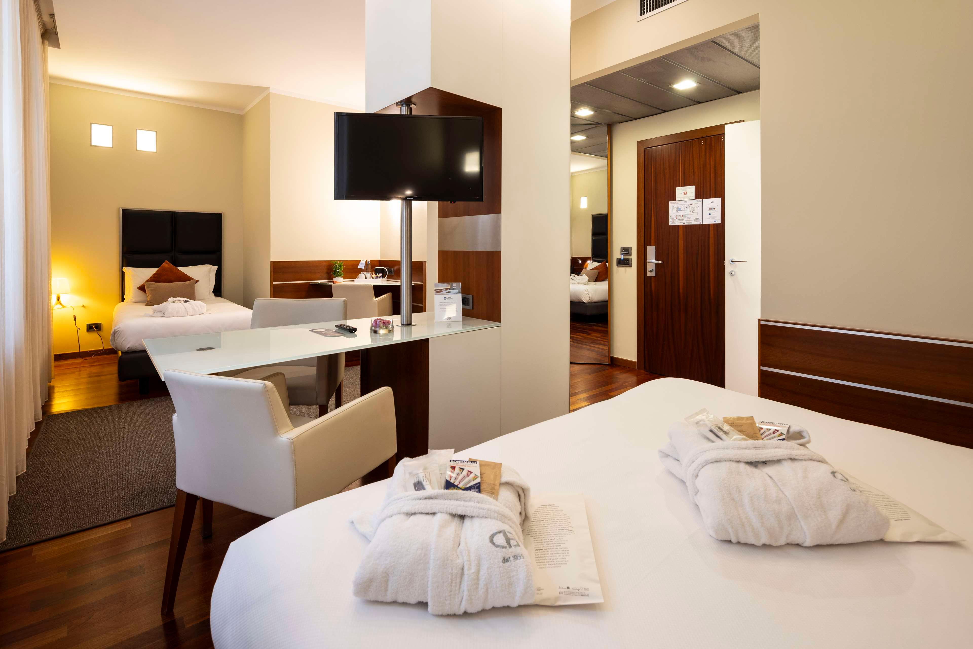 Junior Suite Queen Size Bed