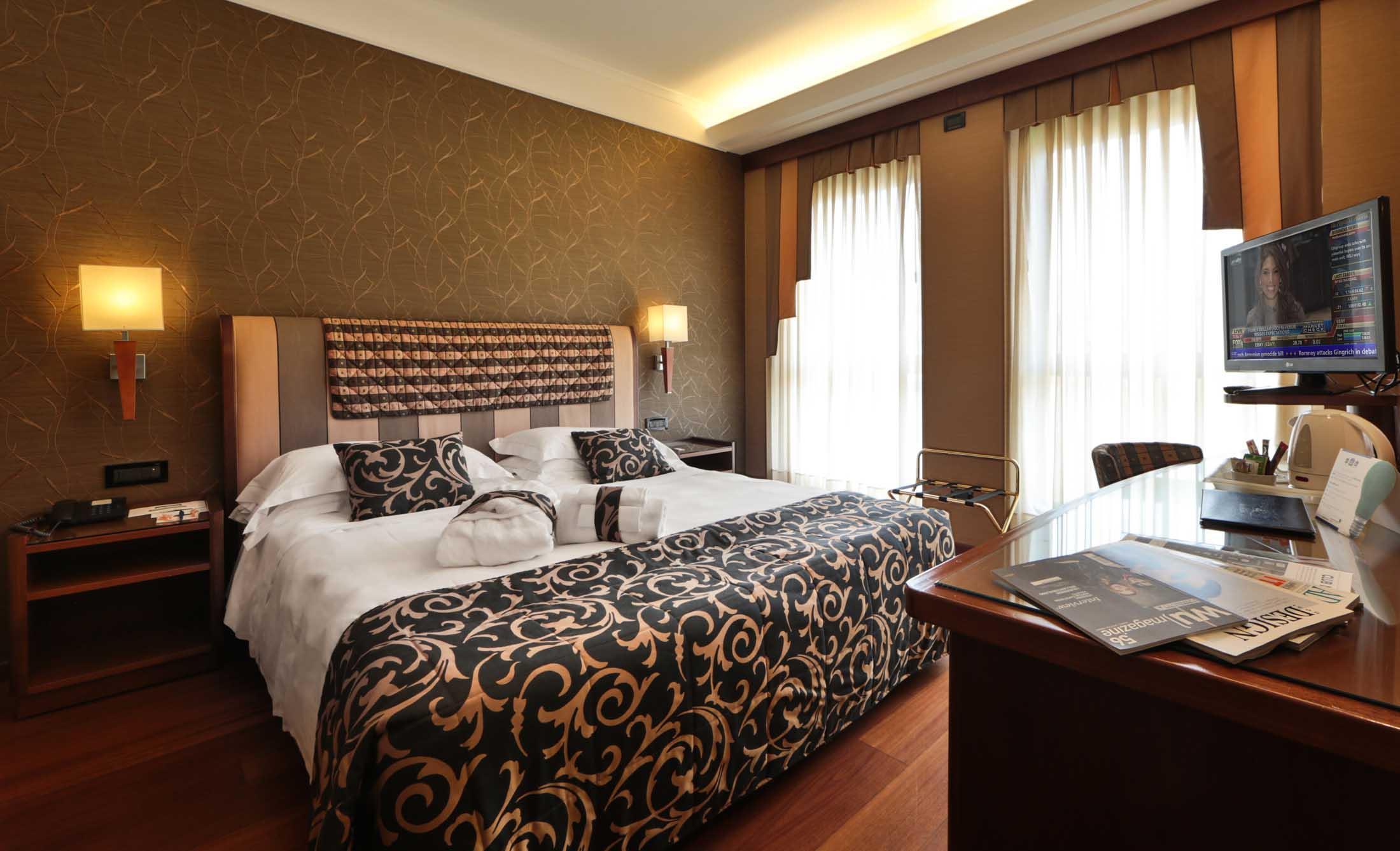 Double Queen Size Bed