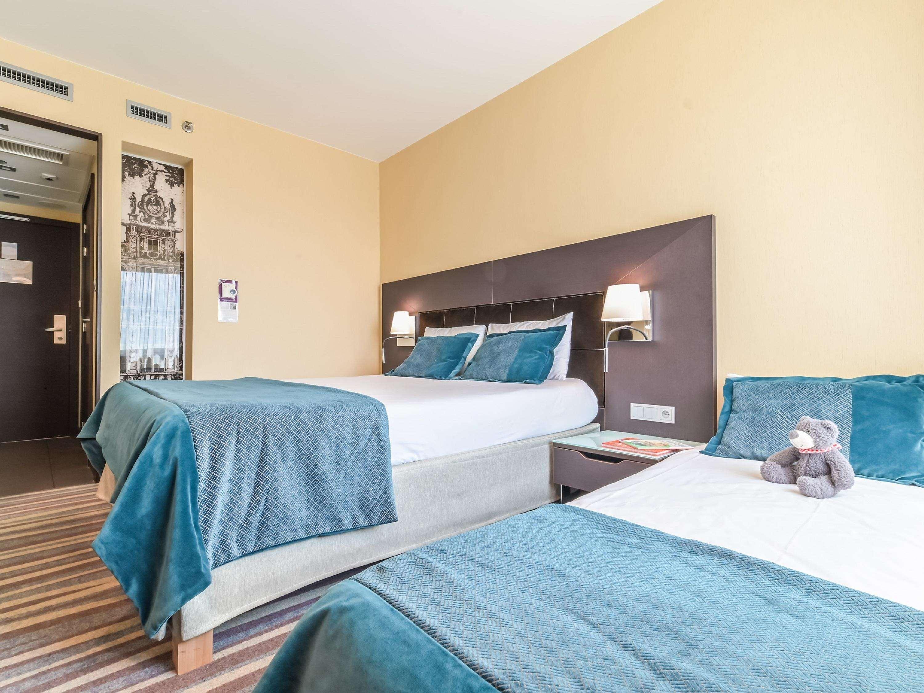 Double Queen Size Bed