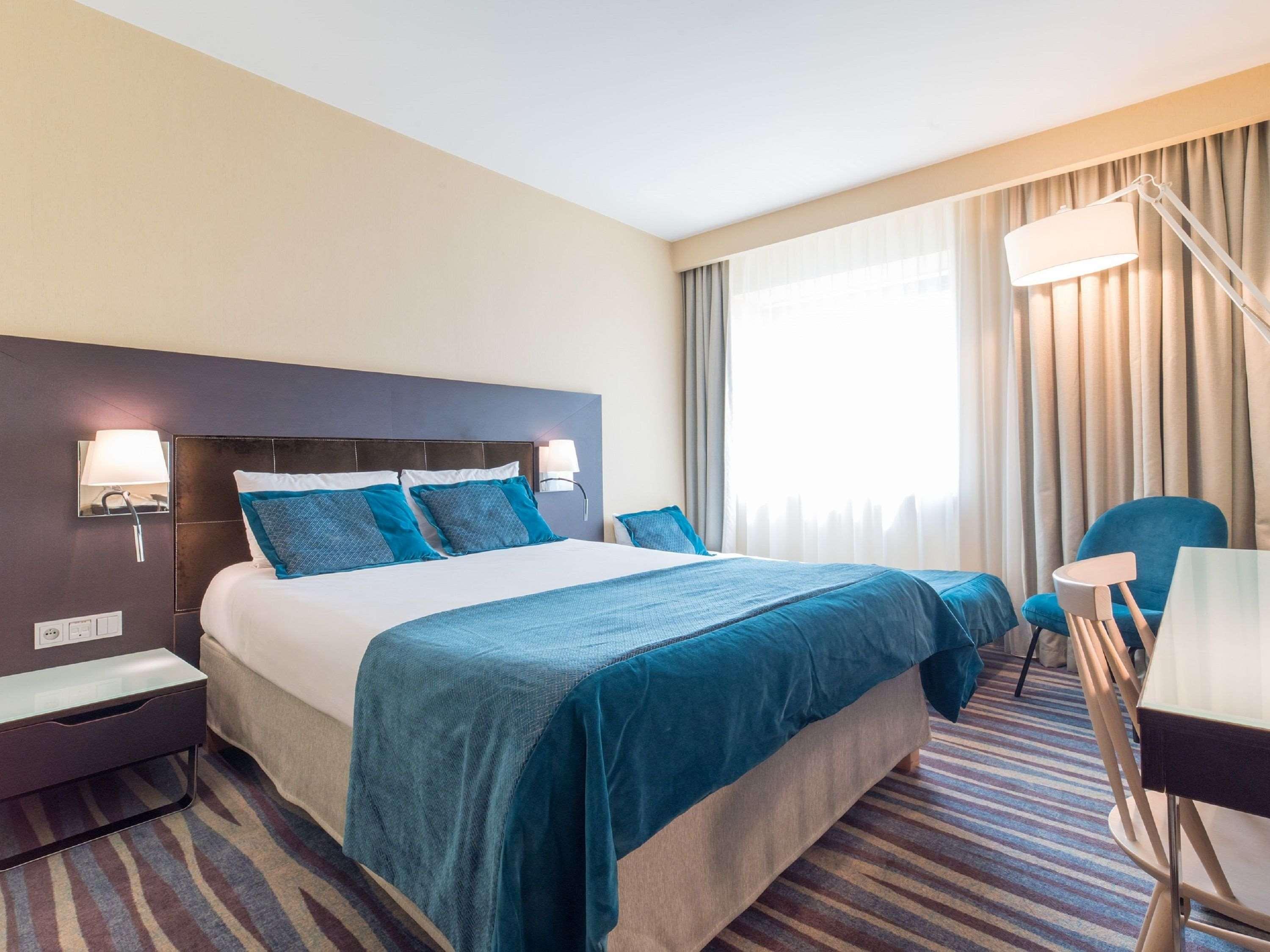 Double Queen Size Bed