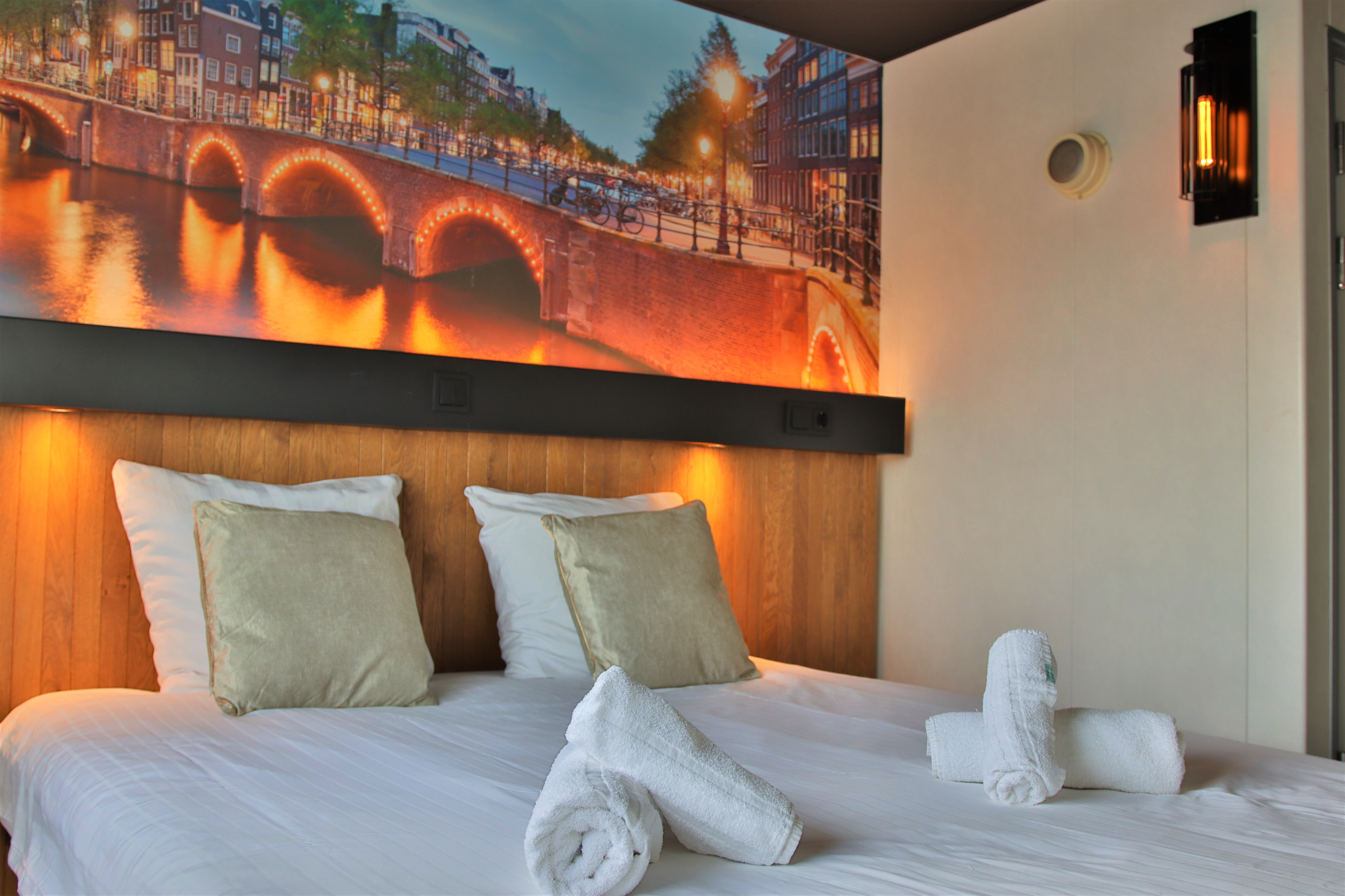 Double or Twin Standard