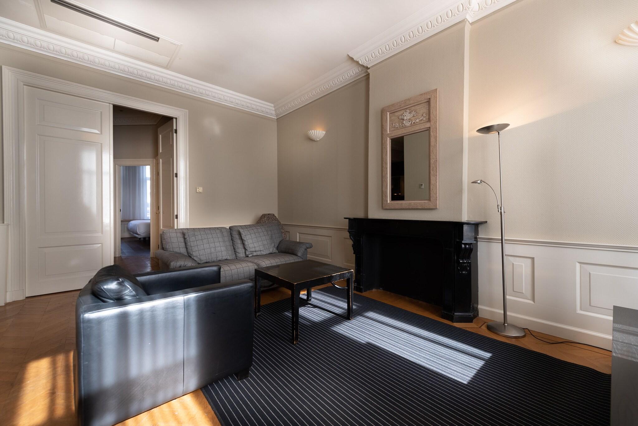 Apartment Queen Size Bed