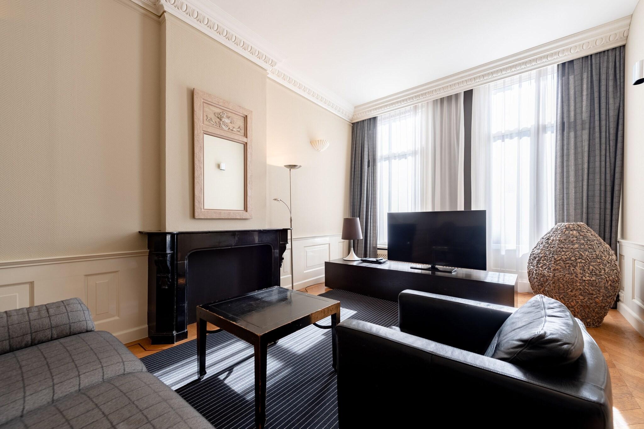 Apartment Queen Size Bed