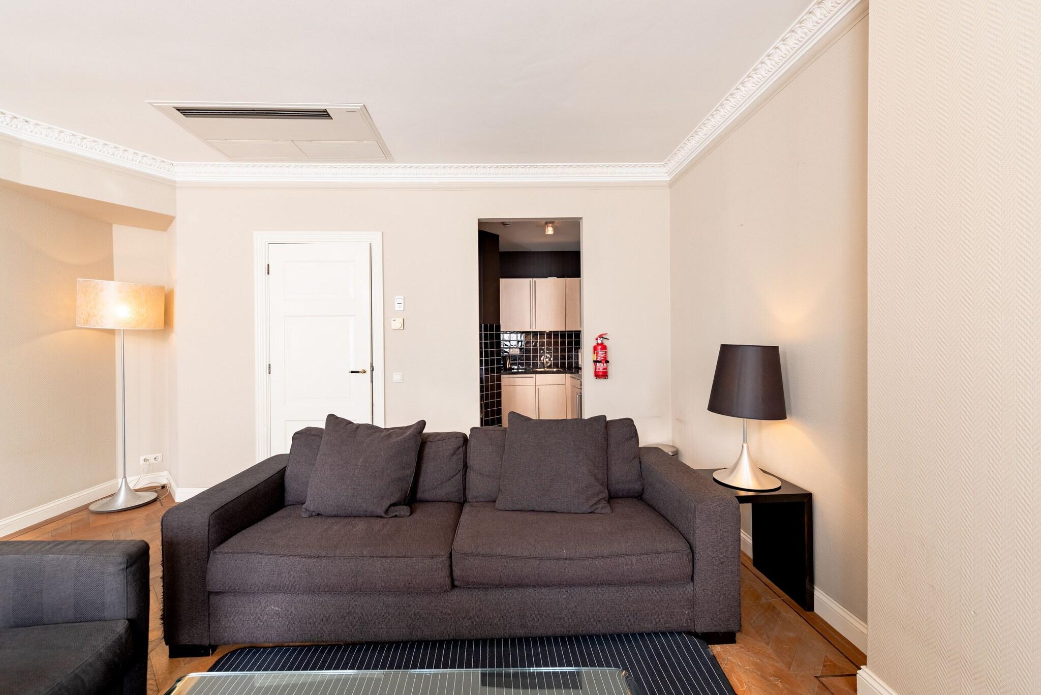 Apartment Queen Size Bed