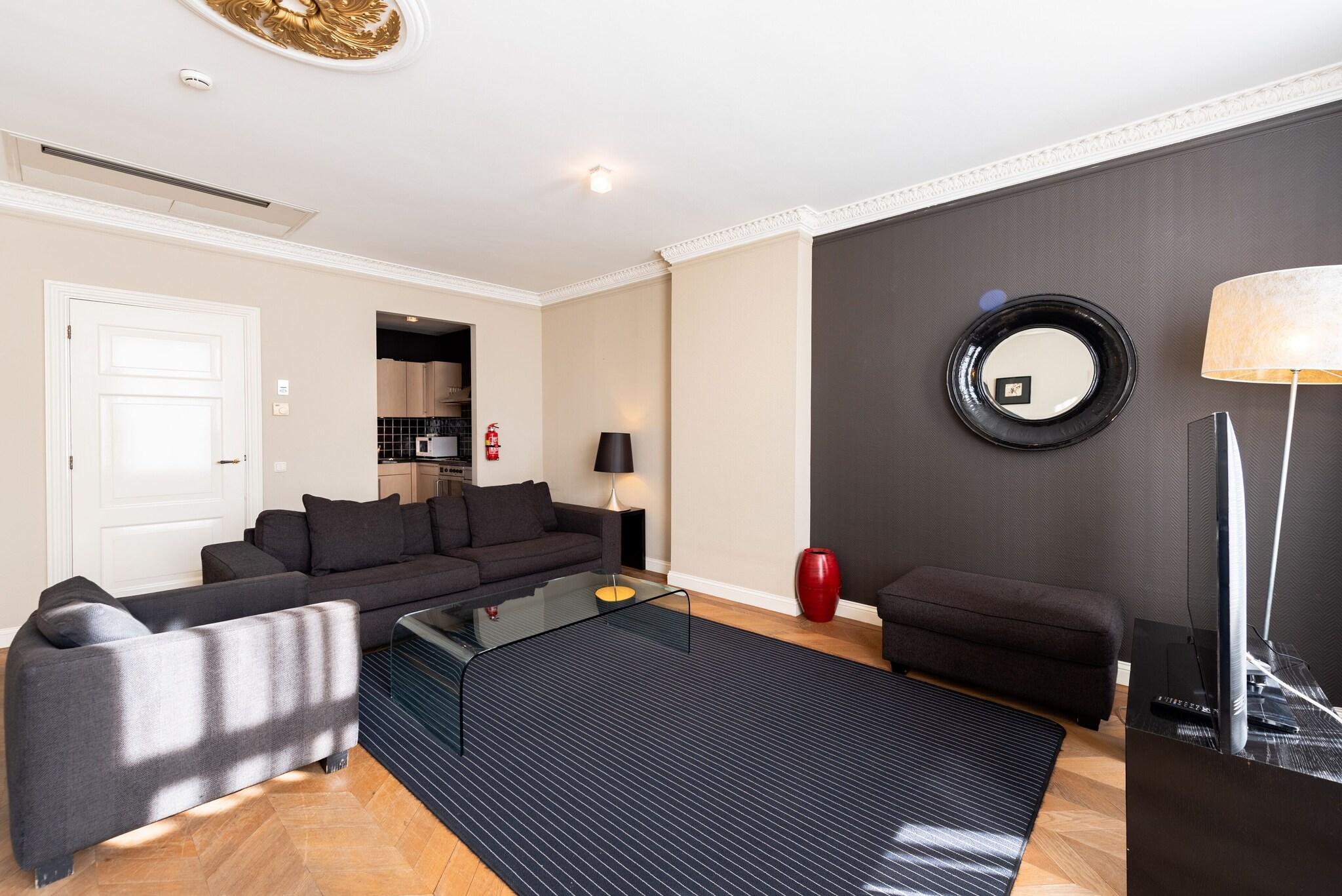 Apartment Queen Size Bed