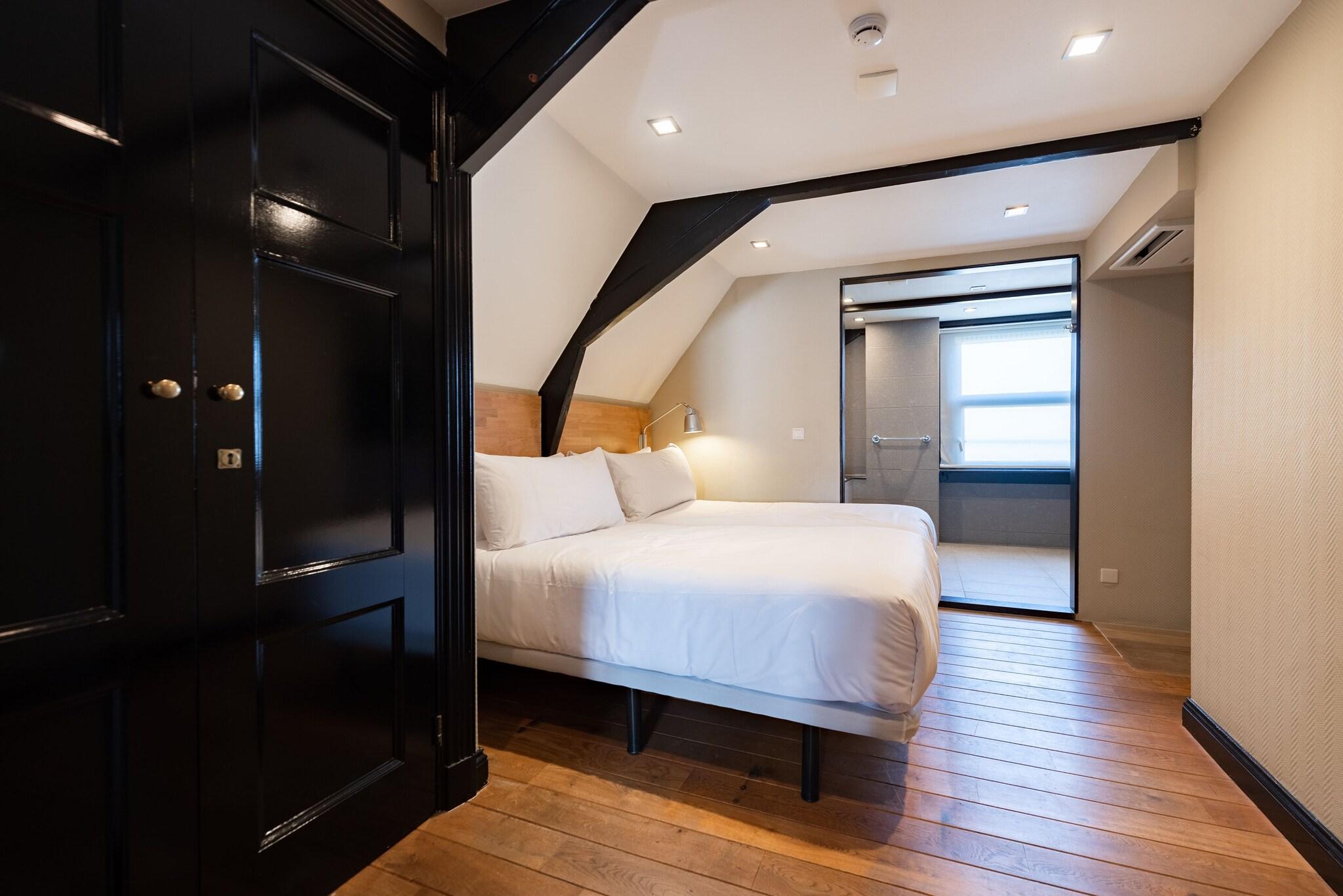 Double King Size Bed