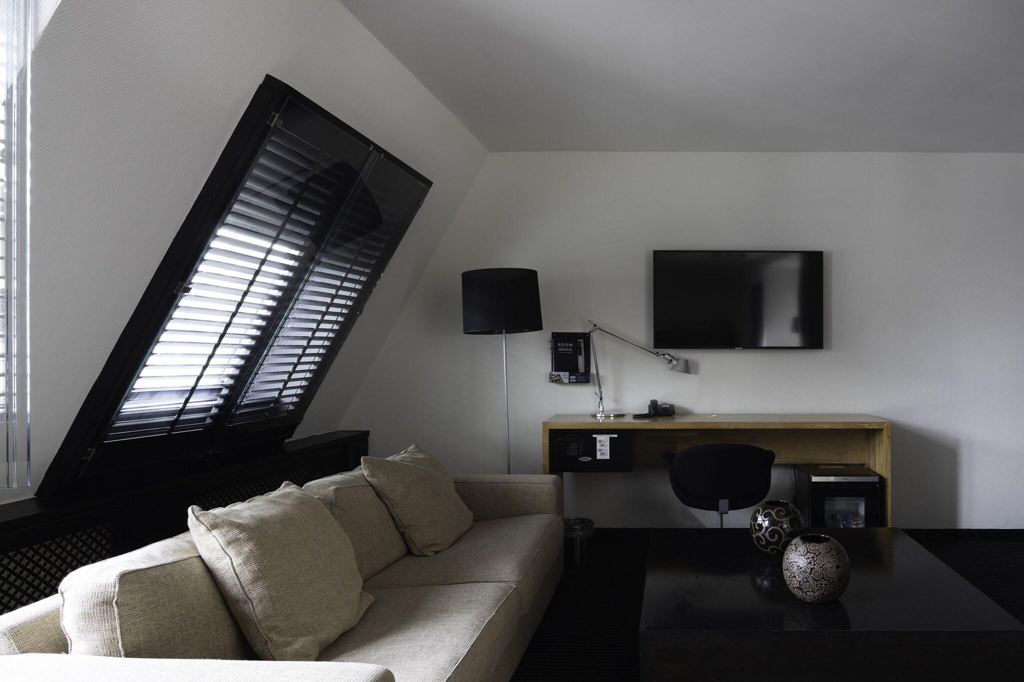 Junior Suite King Size Bed