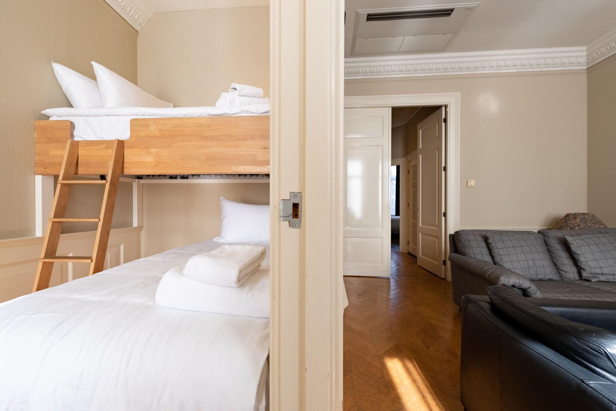 Apartment Queen Size Bed