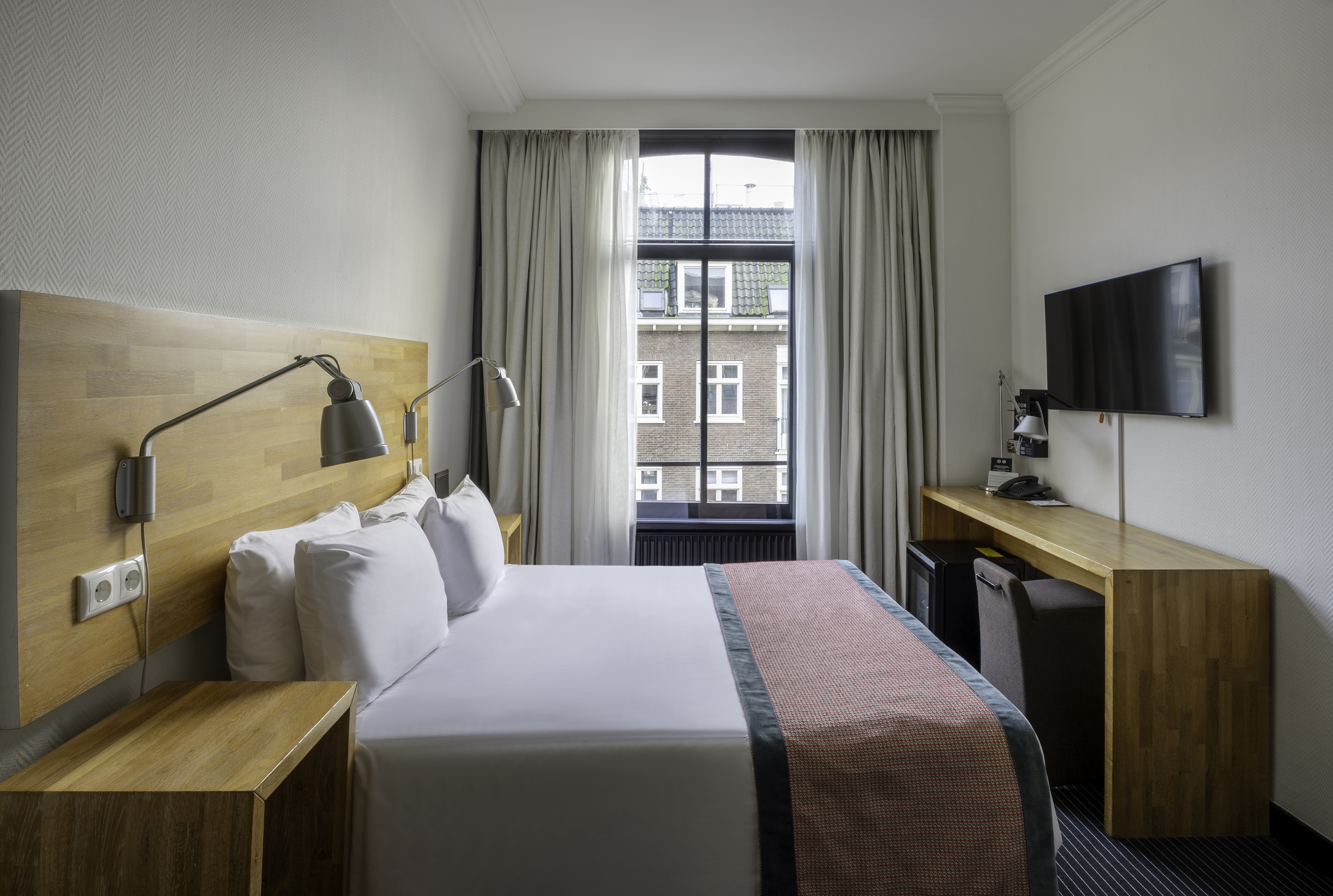 Double or Twin Standard