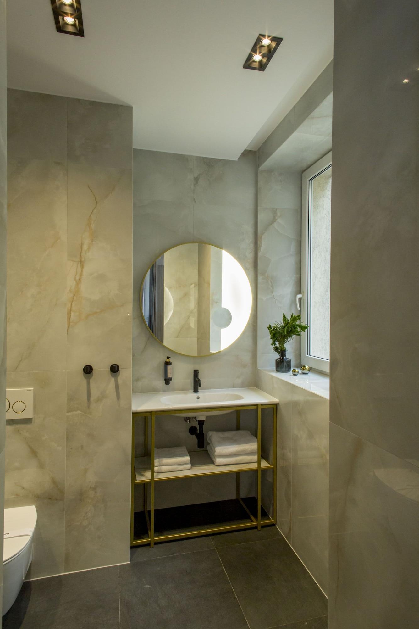 Triple Deluxe Queen Bed