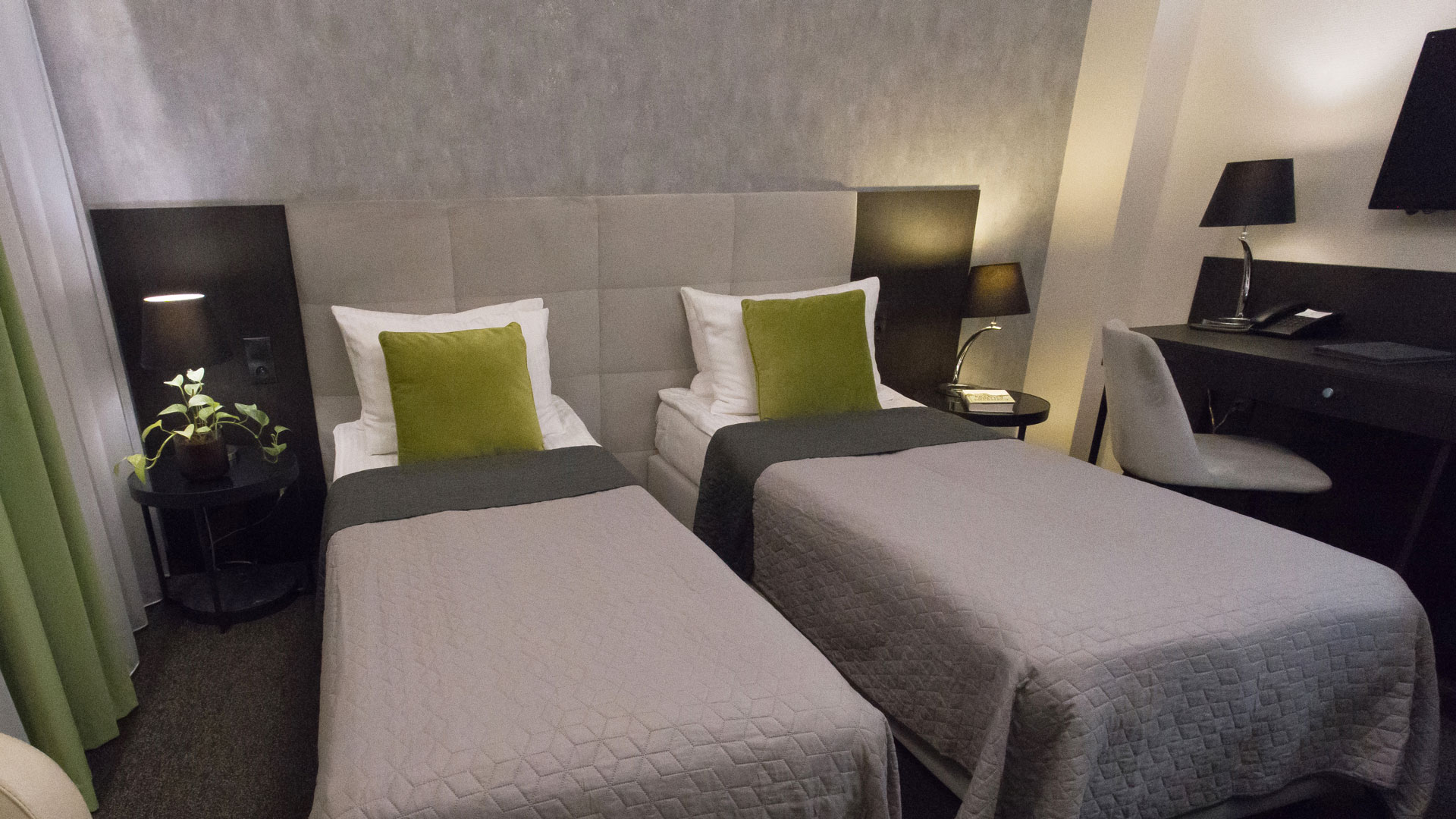 Double or Twin Standard