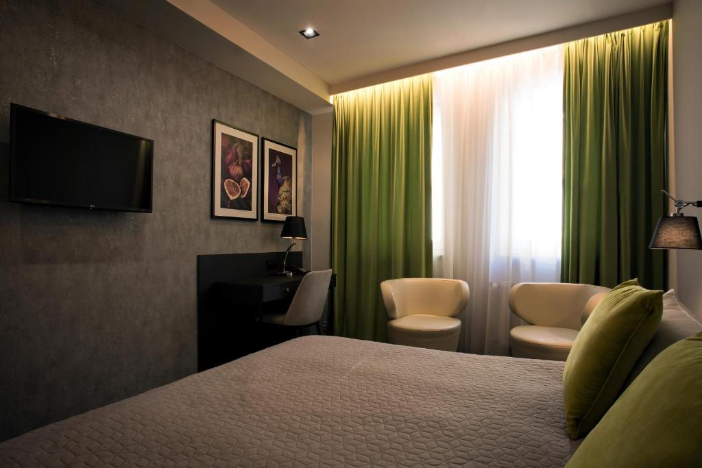 Double or Twin Standard